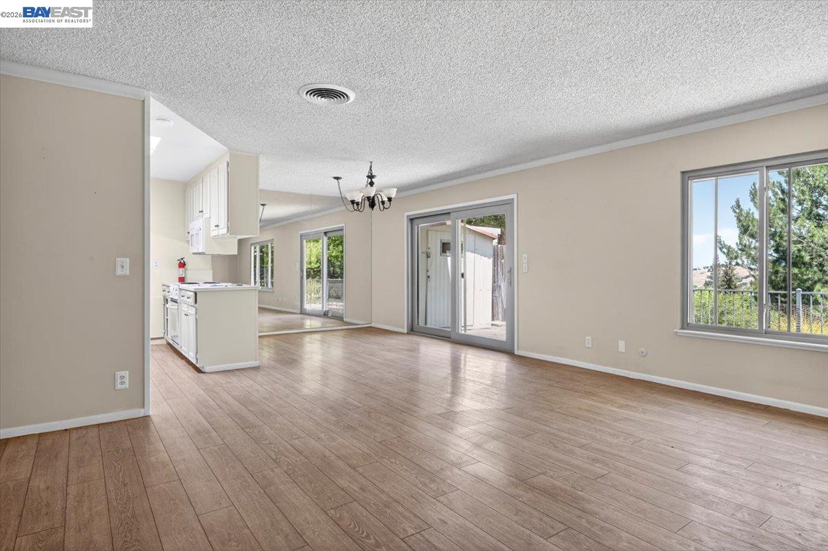 Photo #11: 41139028 Listing: Photo #11