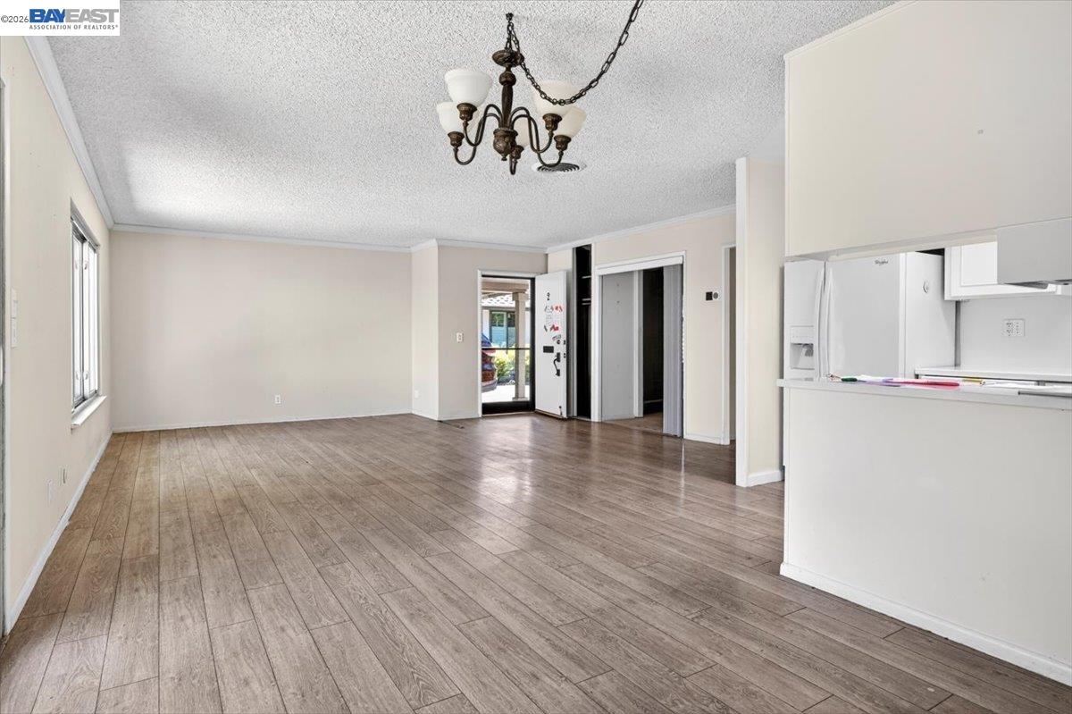 Photo #4: 41139028 Listing: Photo #4