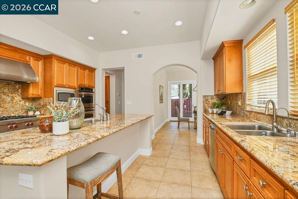 1077 Laguna Creek Ln, Pleasanton CA 94566 — photo 10