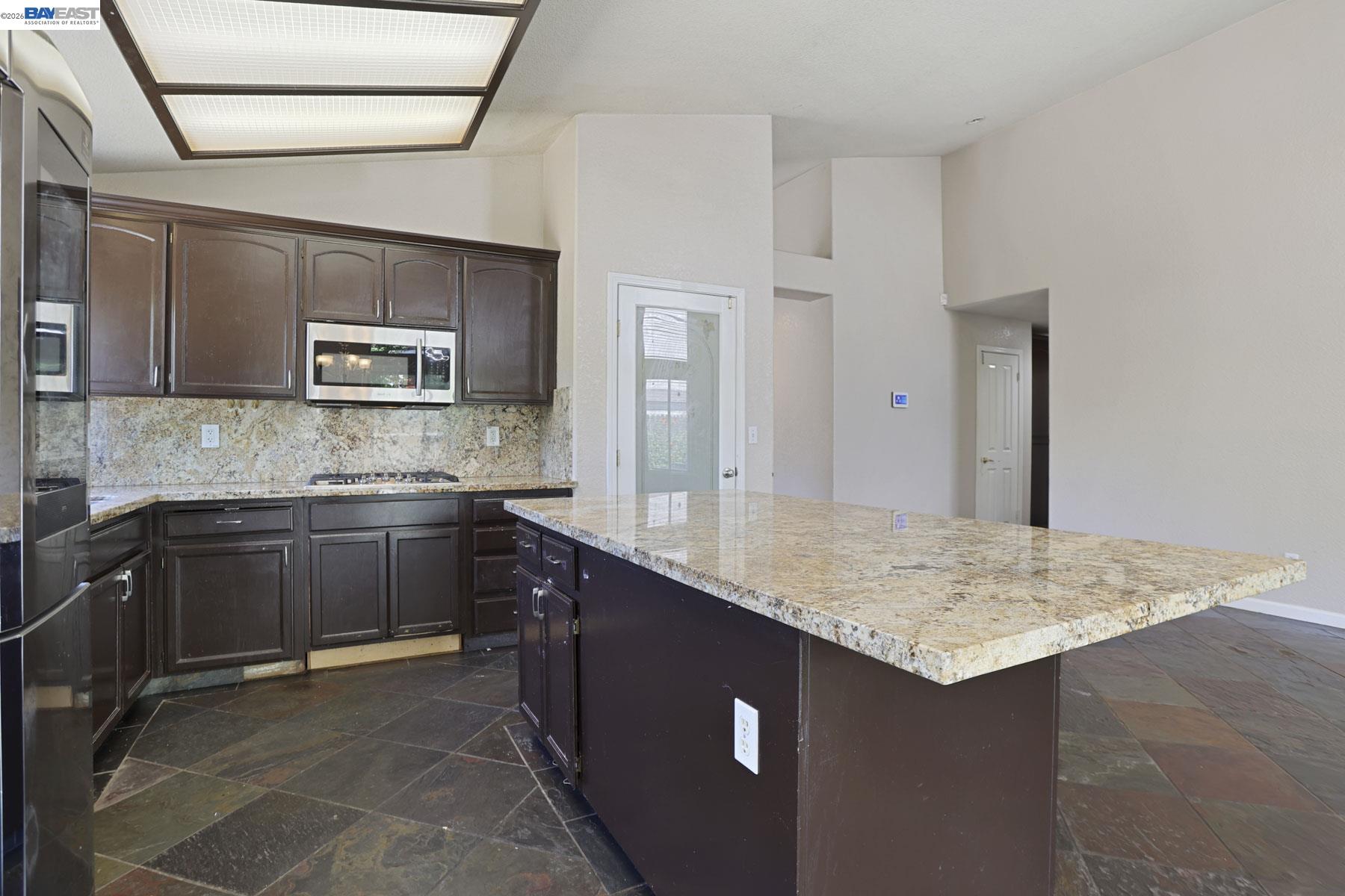 1491 Velasquez Ln, Tracy CA 95377 — photo 16