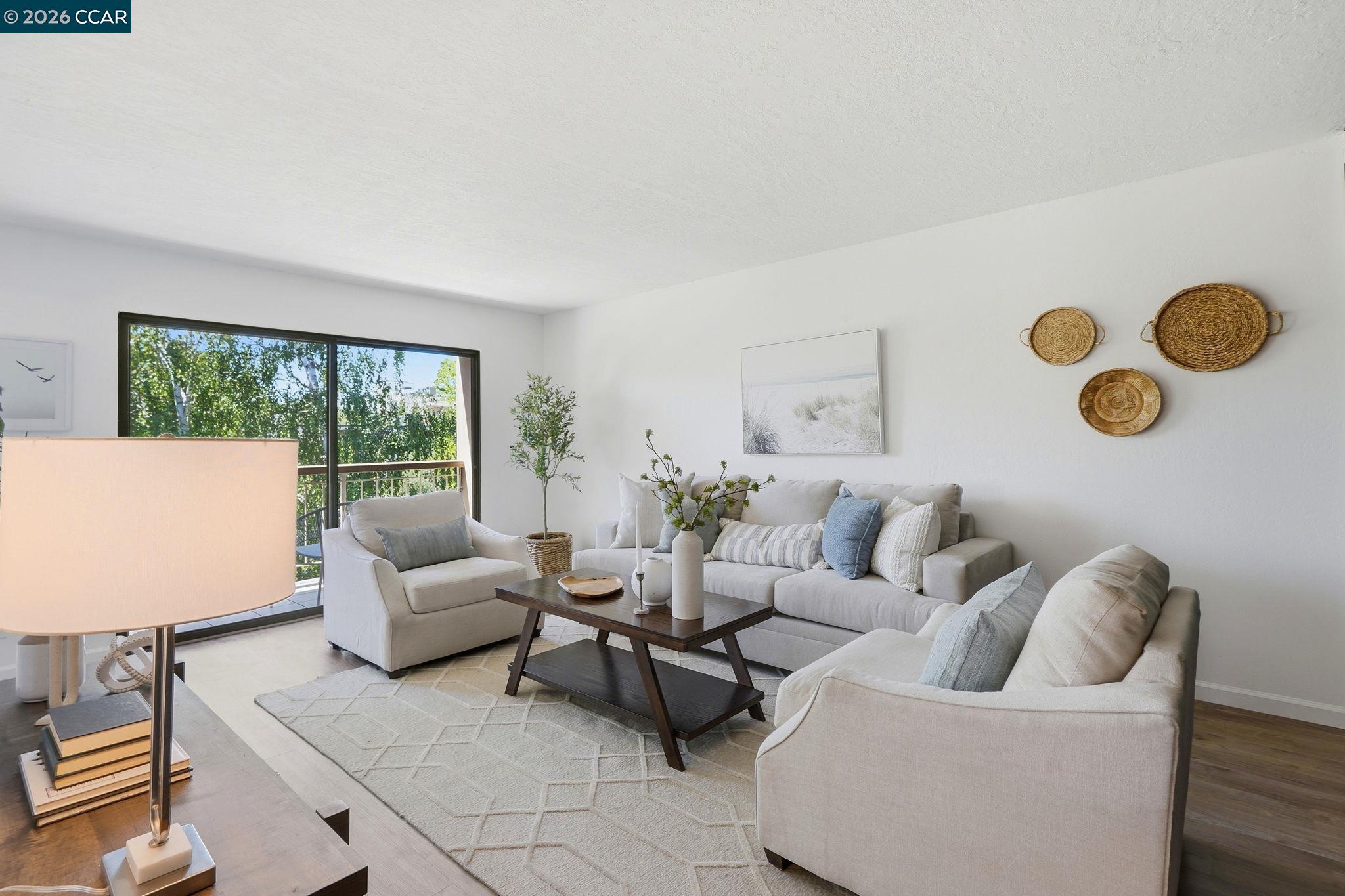 Photo #2: 41139067 Listing: Photo #2