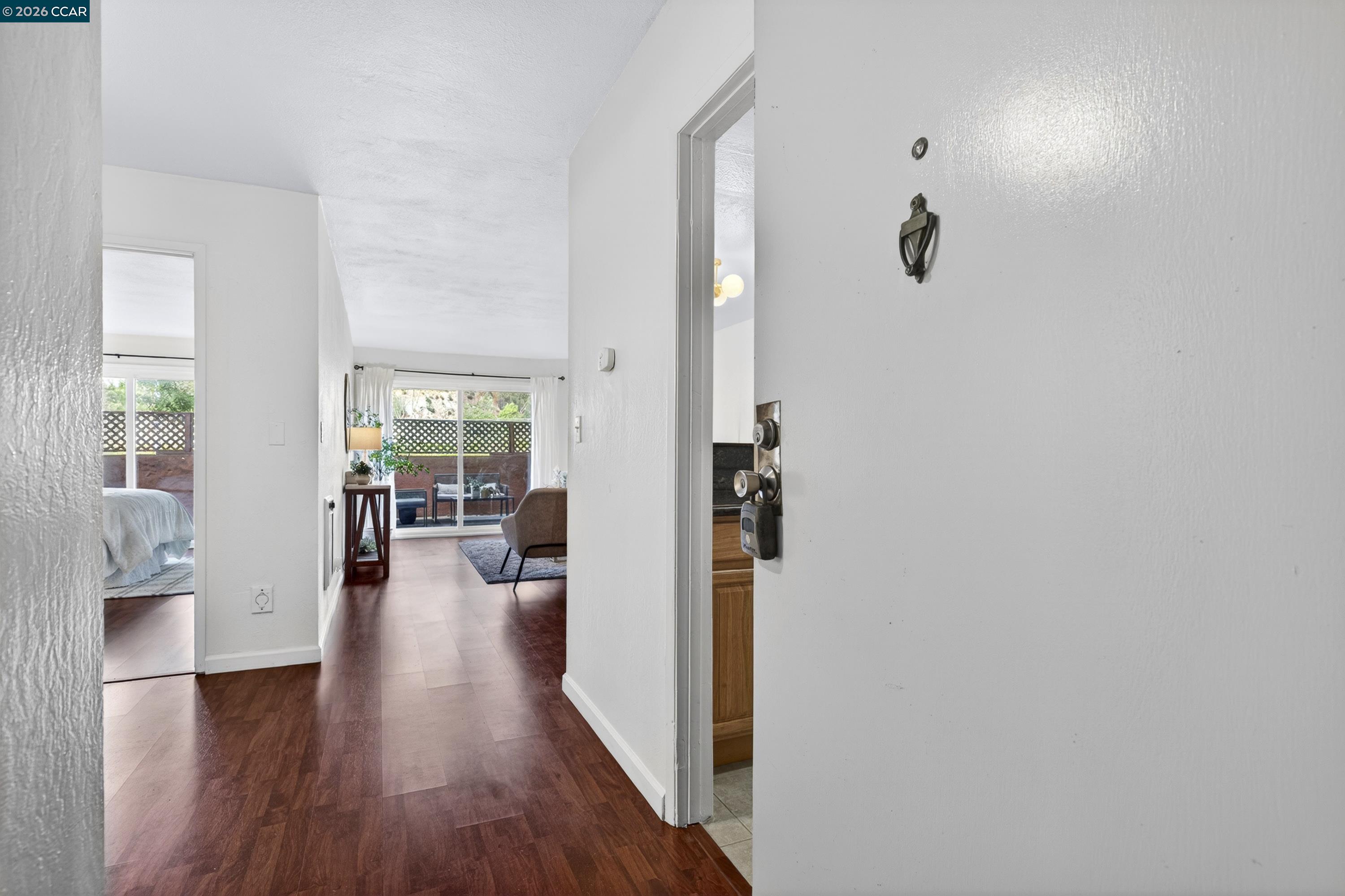Photo #2: 41139081 Listing: Photo #2