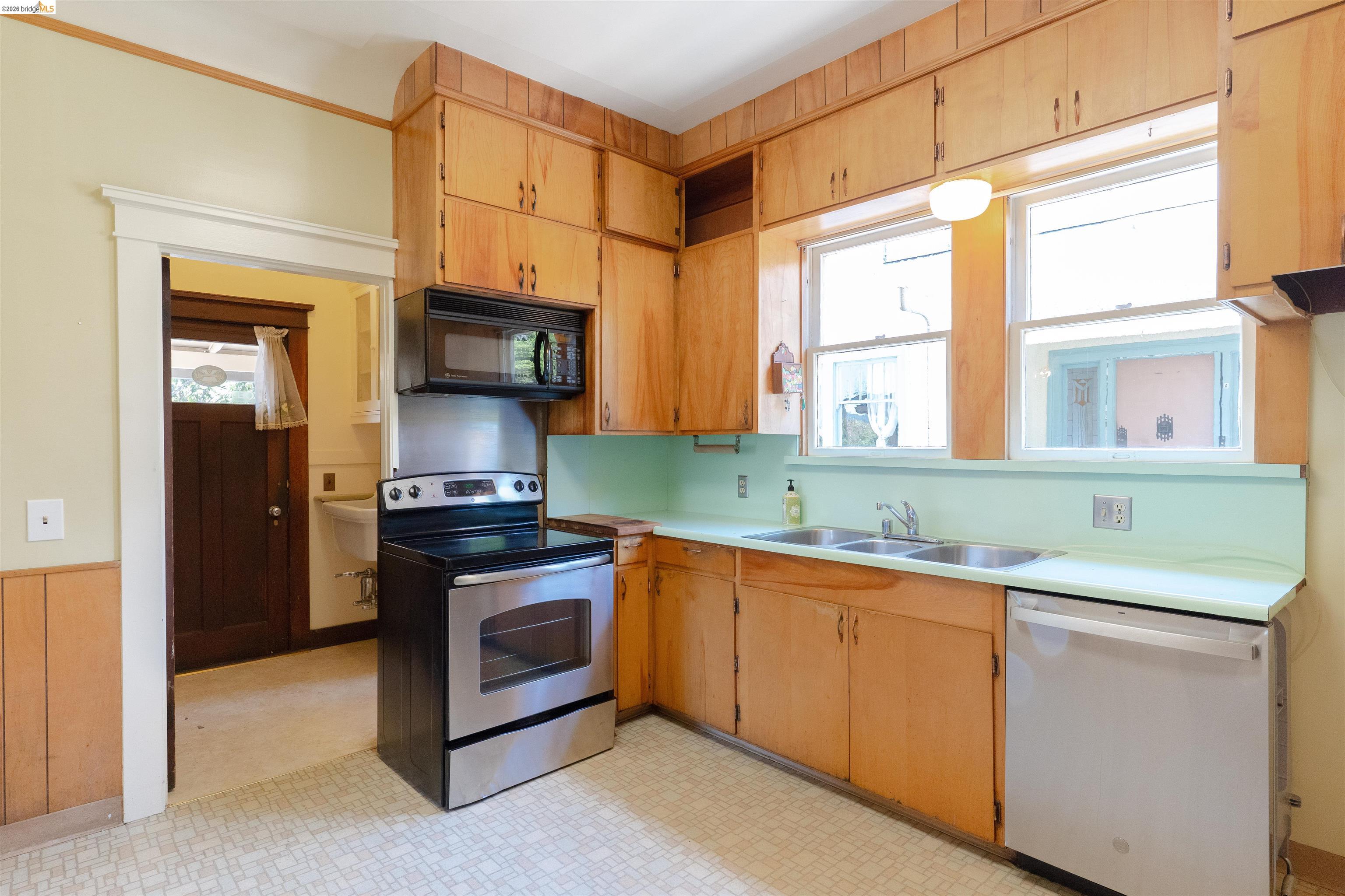 478 Jean St, Oakland CA 94610 — photo 16