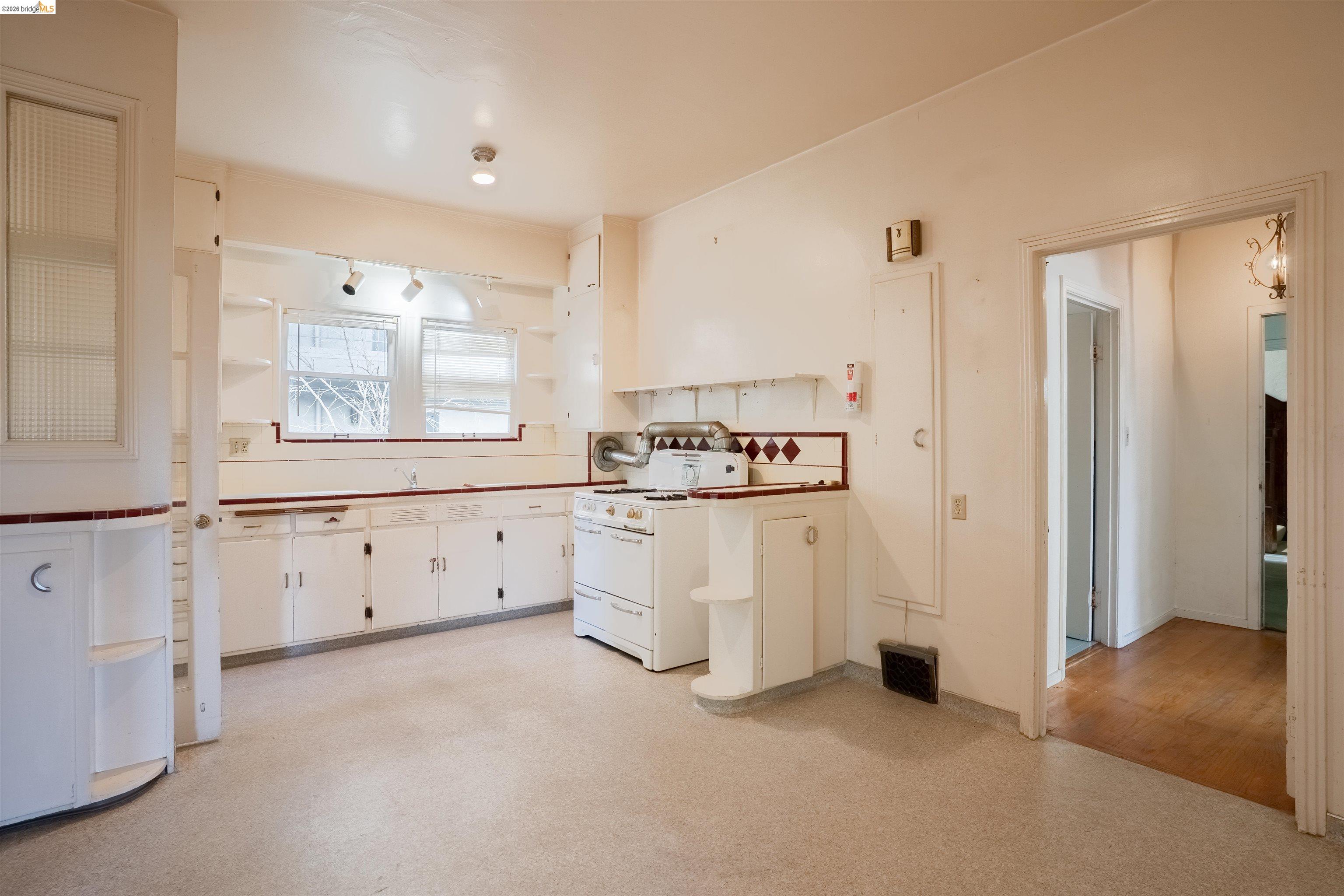 474 Jean, Oakland CA 94610 — photo 8