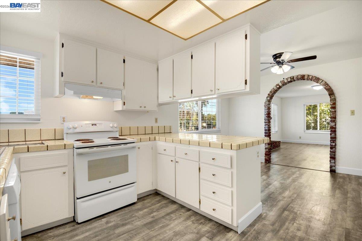 21585 Montgomery St, Hayward CA 94541 — photo 9