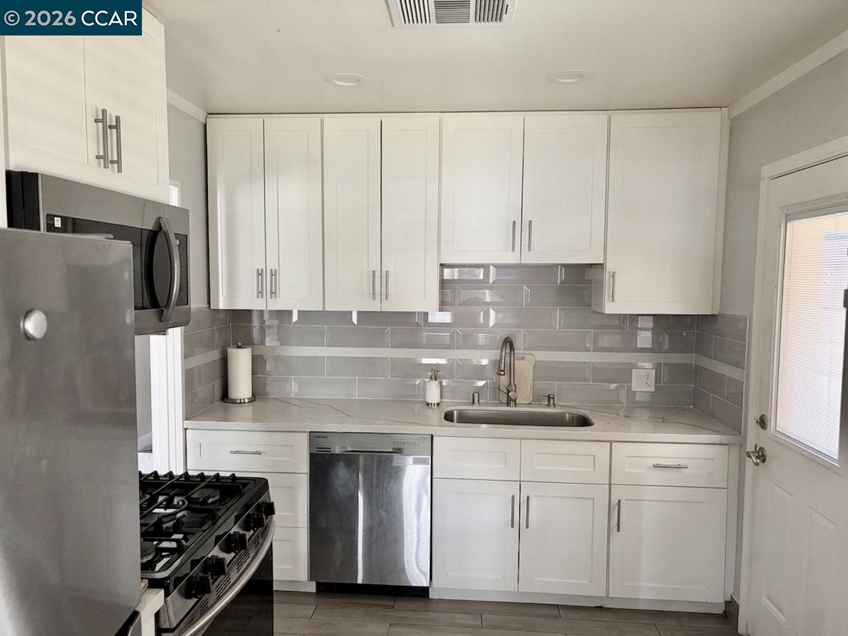 1521 Empire, Fairfield CA 94533 — photo 3