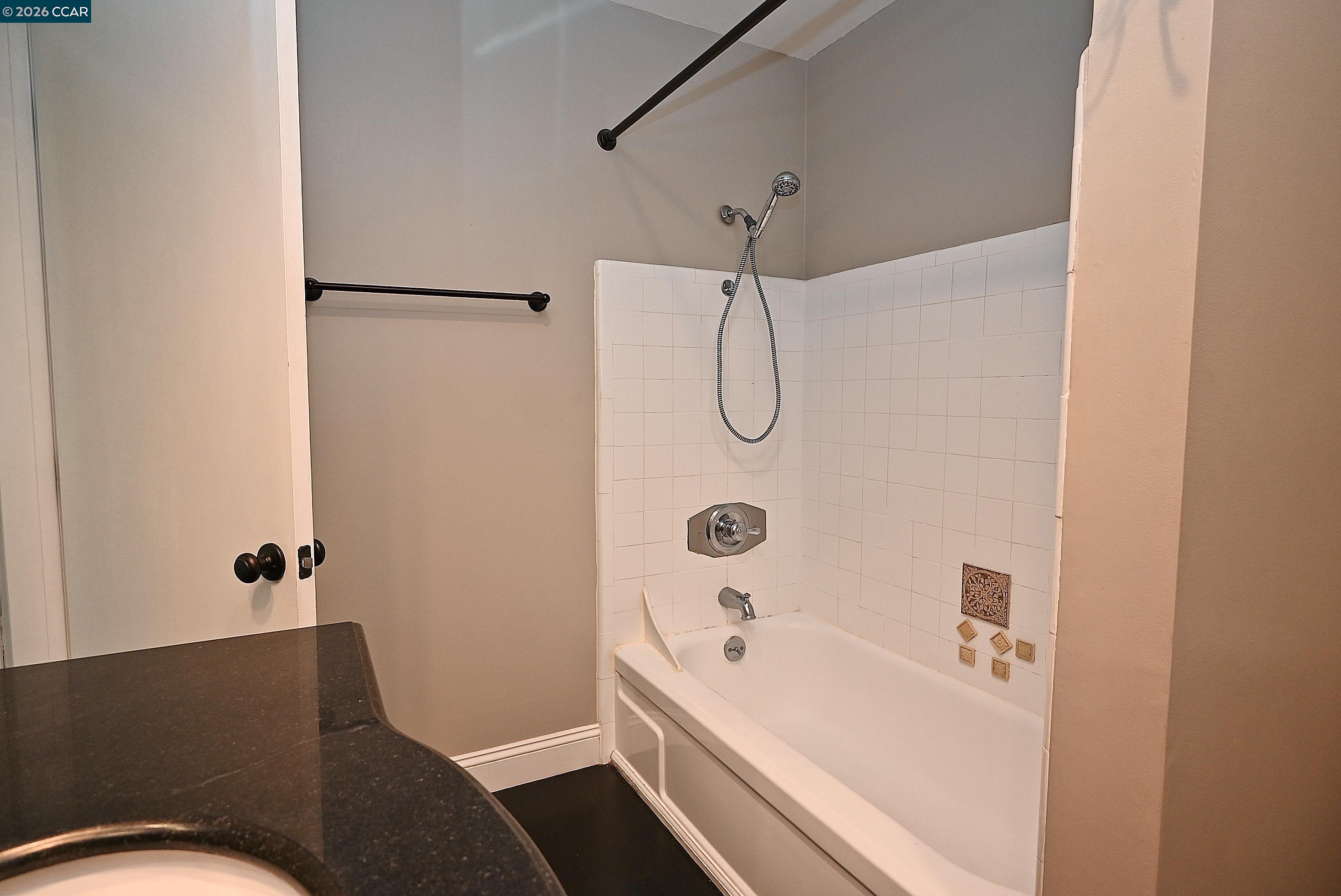 Photo #23: 41139136 Listing: Photo #23