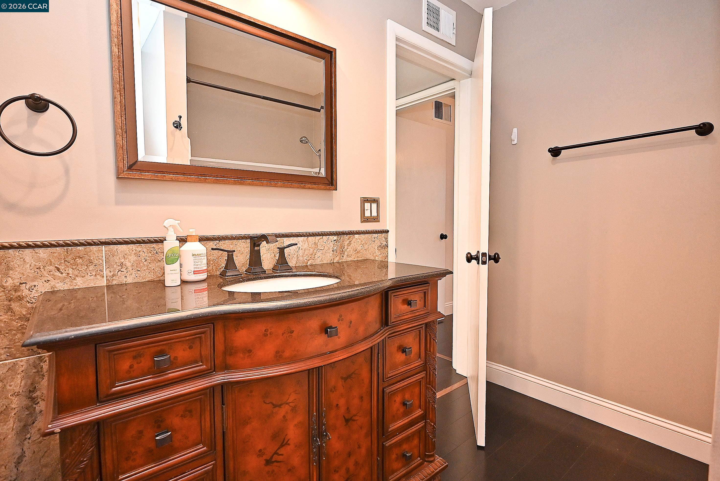 Photo #25: 41139136 Listing: Photo #25