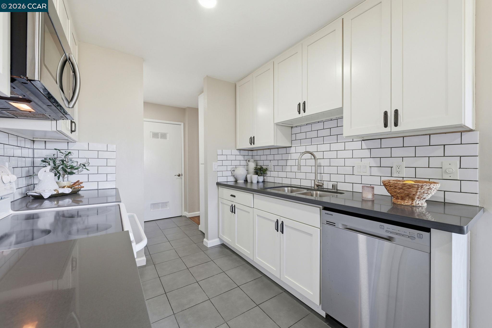 Photo #4: 41139156 Listing: Photo #4