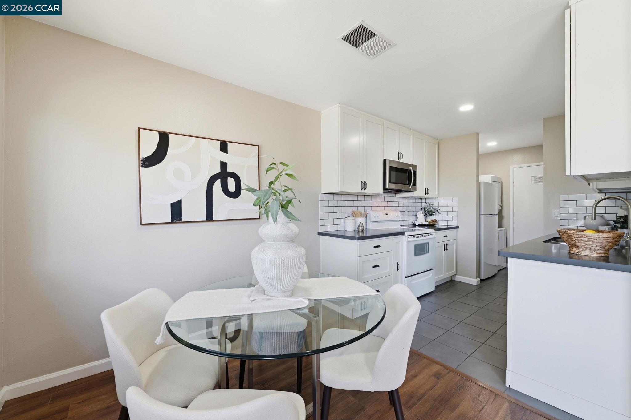 Photo #7: 41139156 Listing: Photo #7