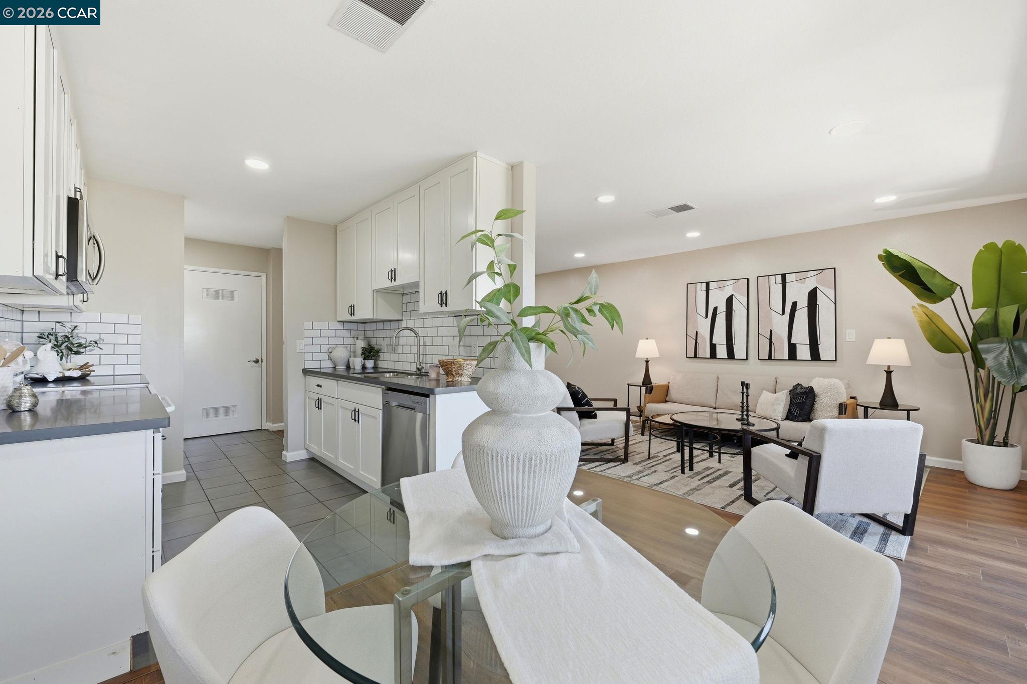 Photo #9: 41139156 Listing: Photo #9