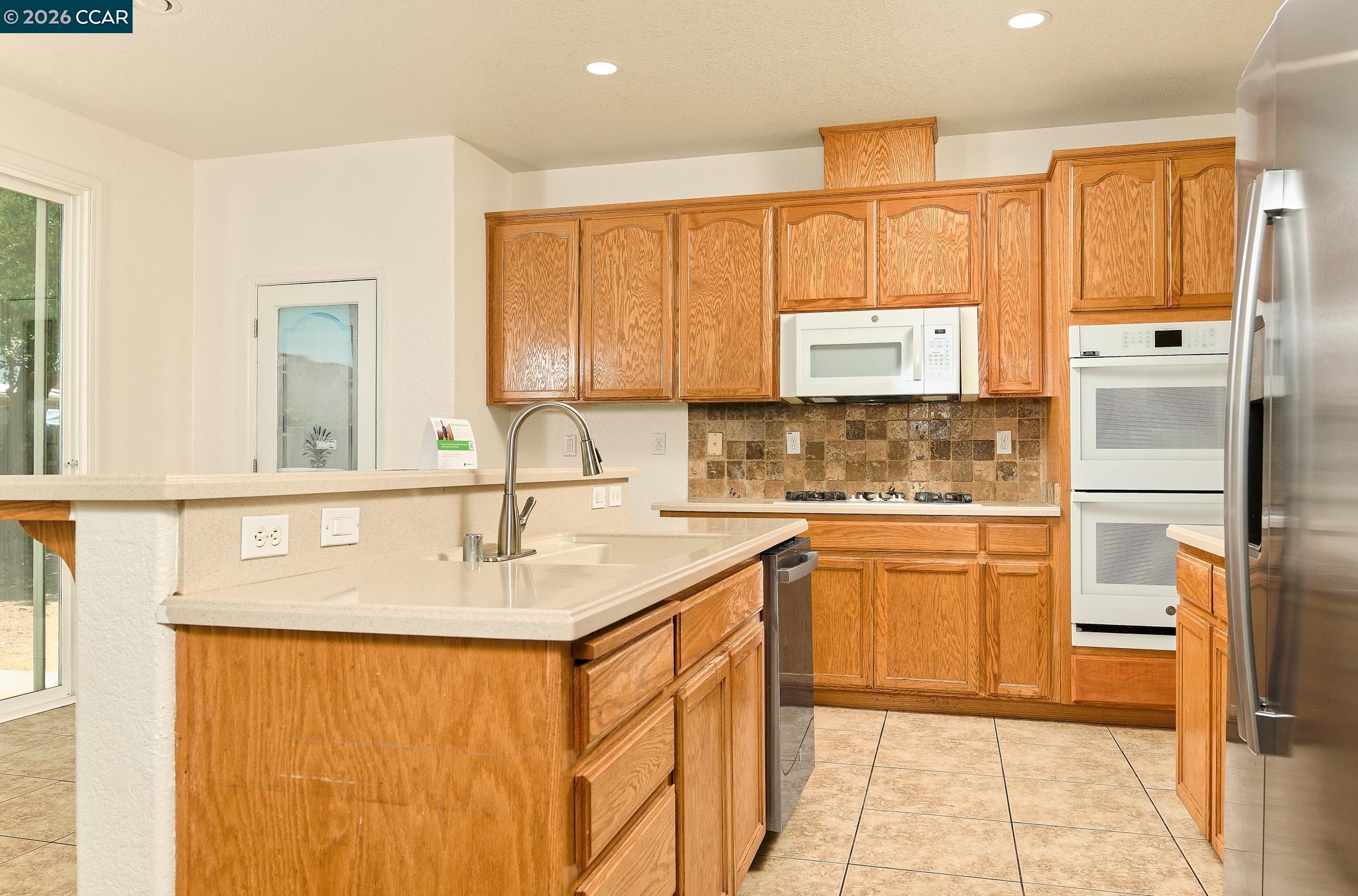 536 Pestana Ave, Manteca CA 95336 — photo 3