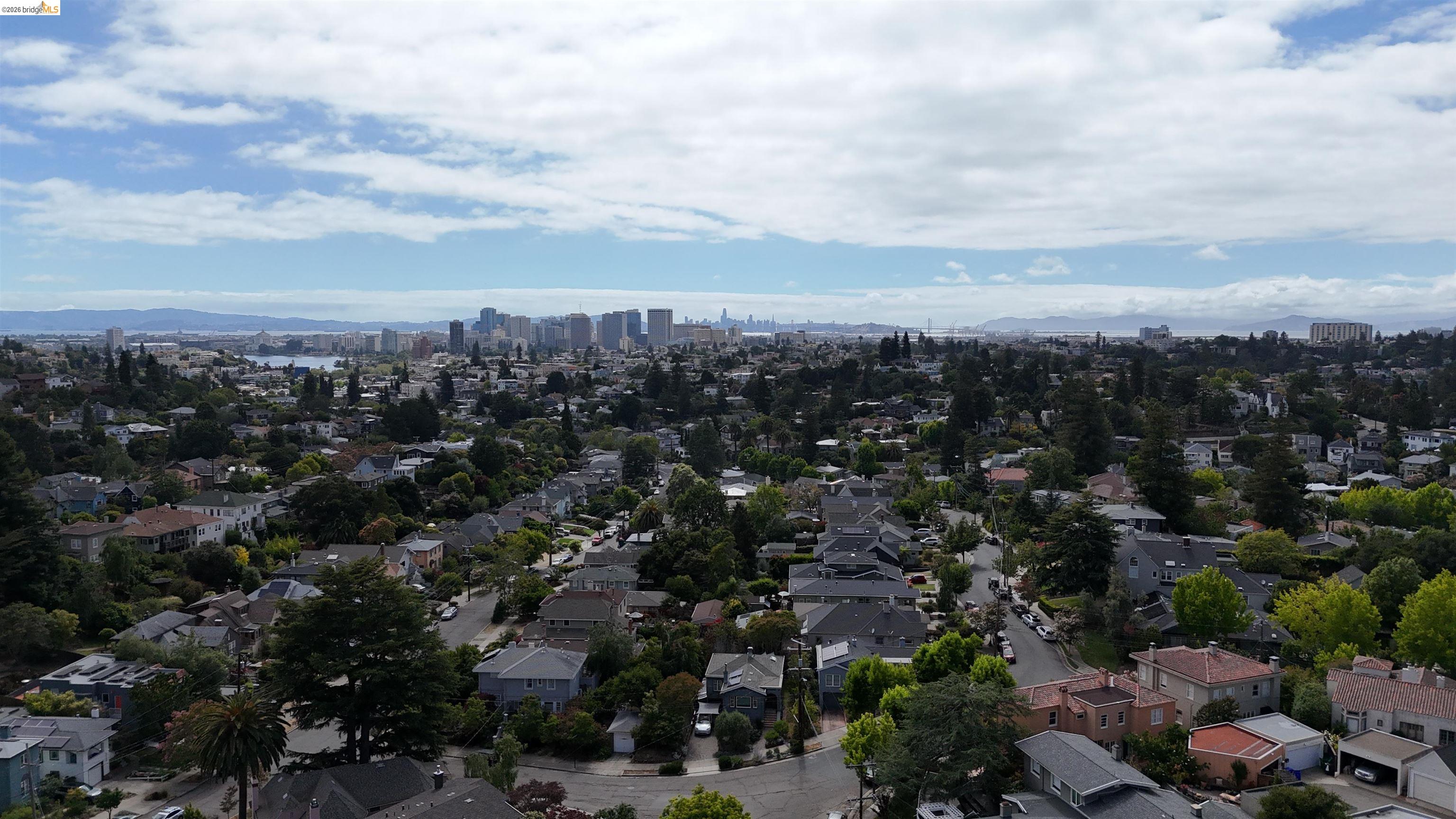 195 Oak Rd, Piedmont CA 94610 — photo 10