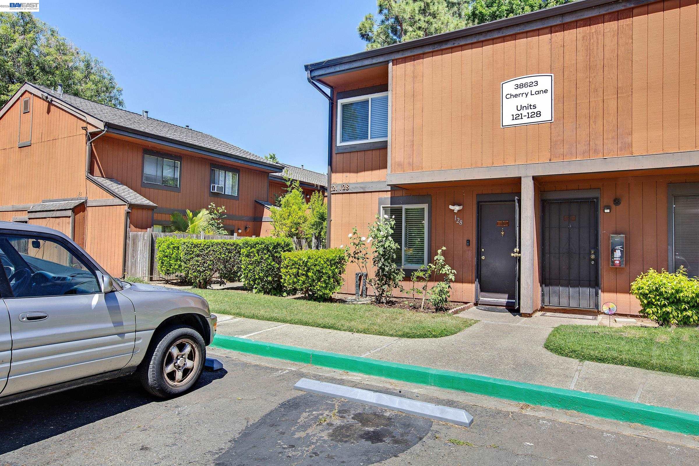 Photo #3: 41139247 Listing: Photo #3