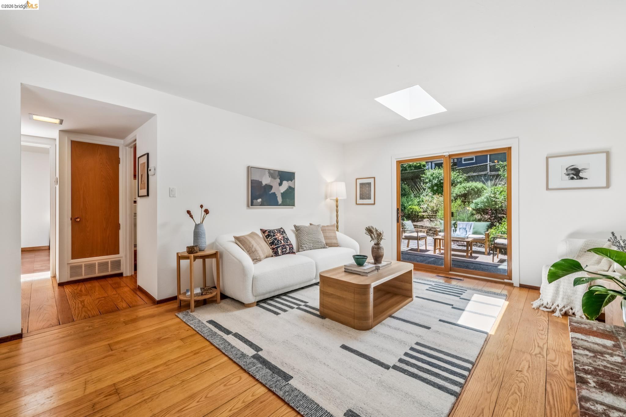7200 Saroni Dr, Oakland CA 94611 — photo 13