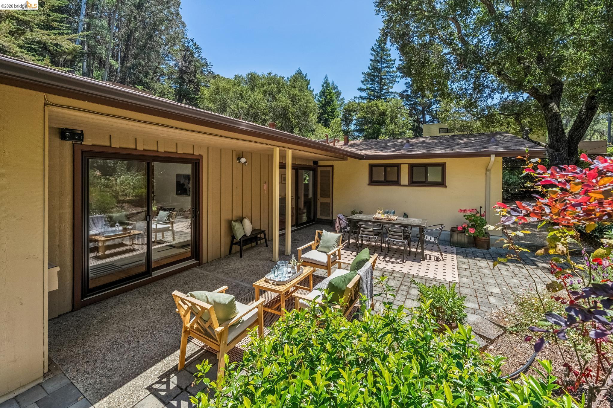 7200 Saroni Dr, Oakland CA 94611 — photo 16