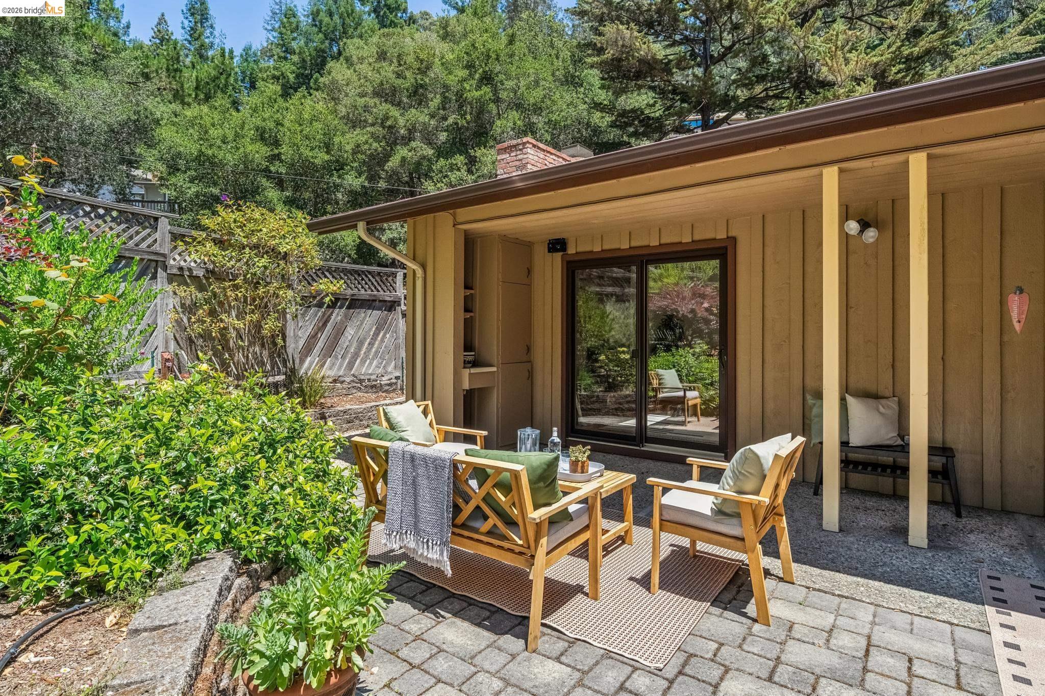 7200 Saroni Dr, Oakland CA 94611 — photo 17