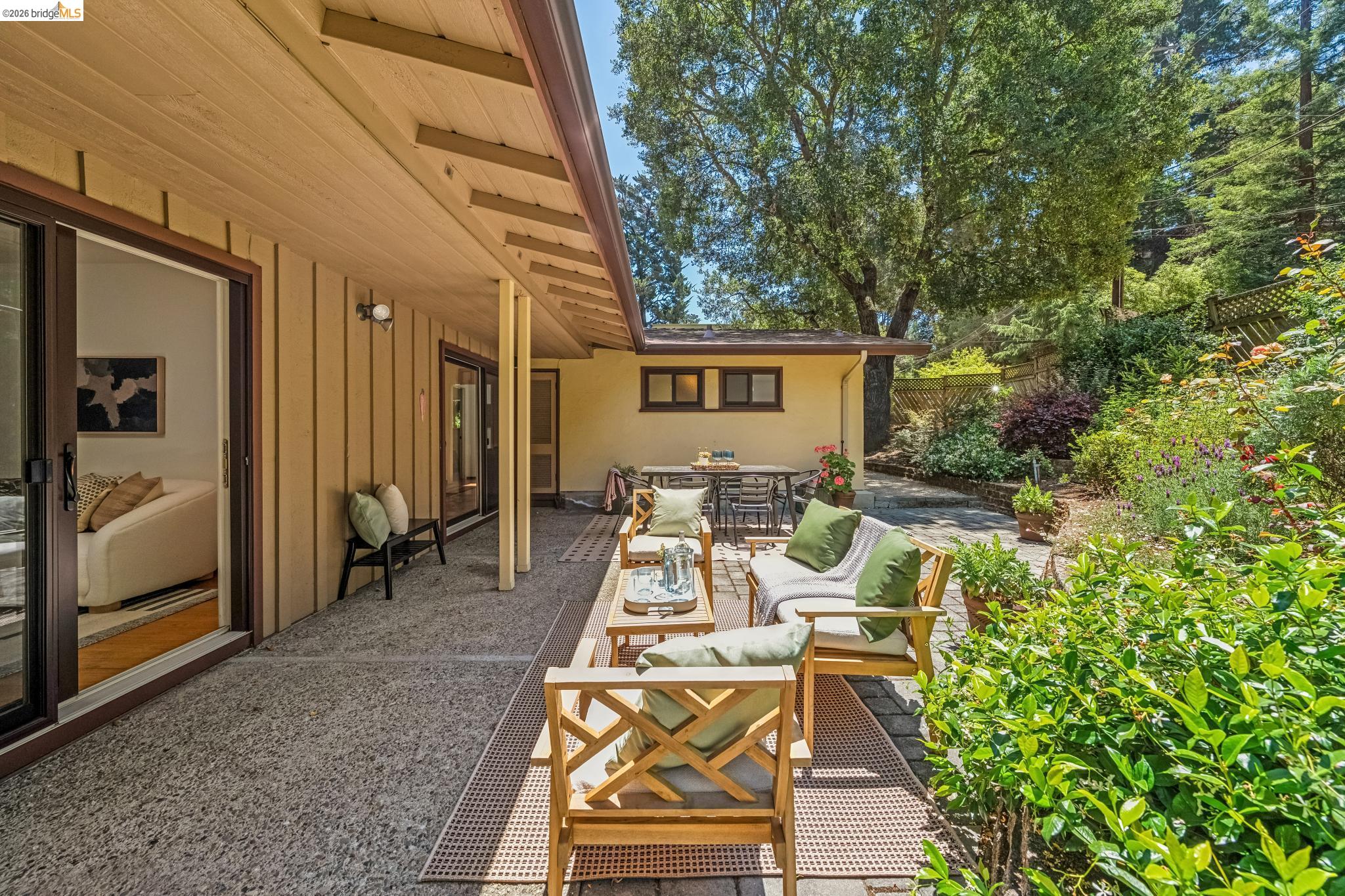 7200 Saroni Dr, Oakland CA 94611 — photo 18