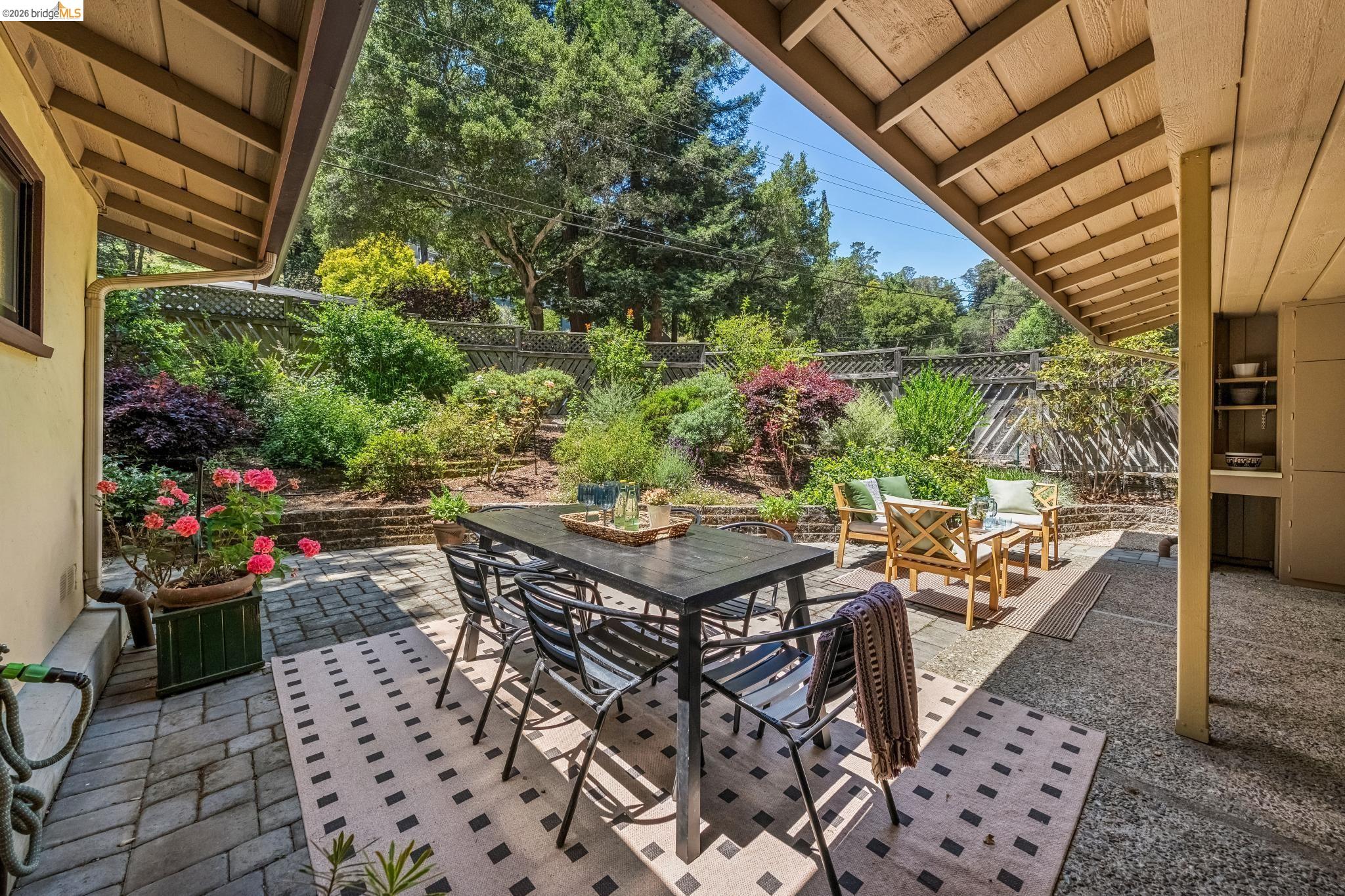7200 Saroni Dr, Oakland CA 94611 — photo 62