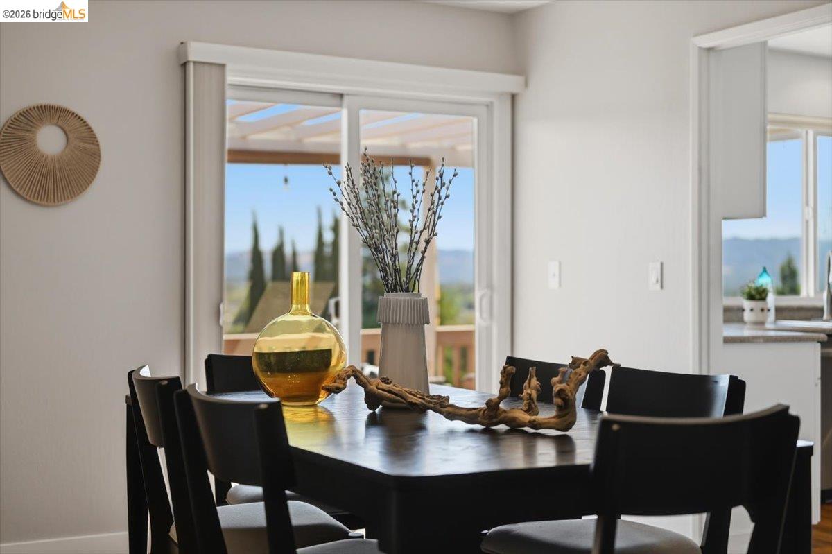 733 Daffodil Way, Concord CA 94518 — photo 12