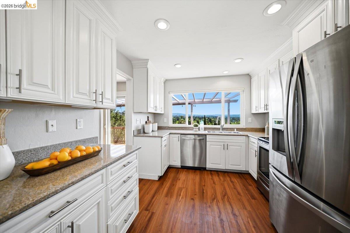 733 Daffodil Way, Concord CA 94518 — photo 16