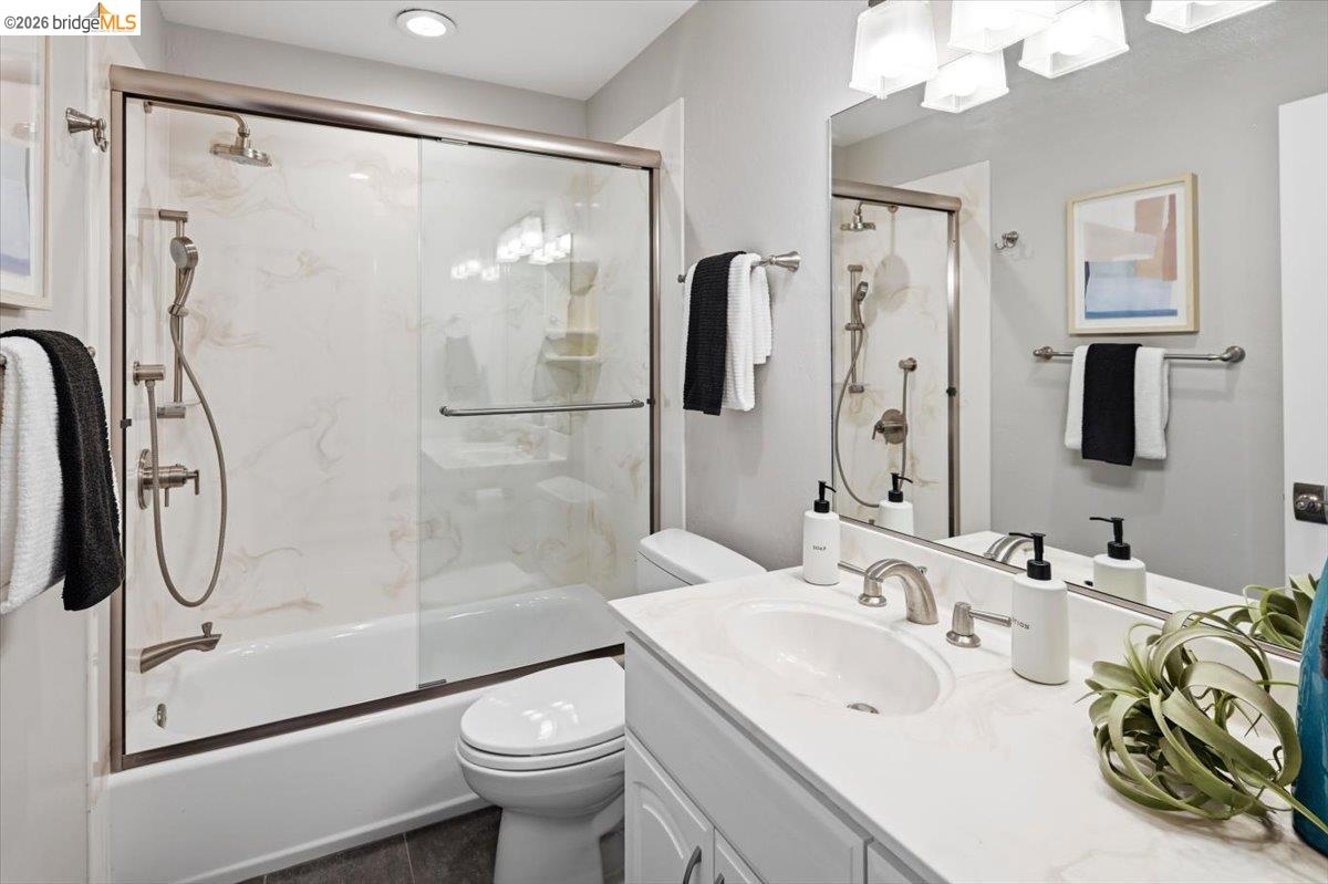 733 Daffodil Way, Concord CA 94518 — photo 37