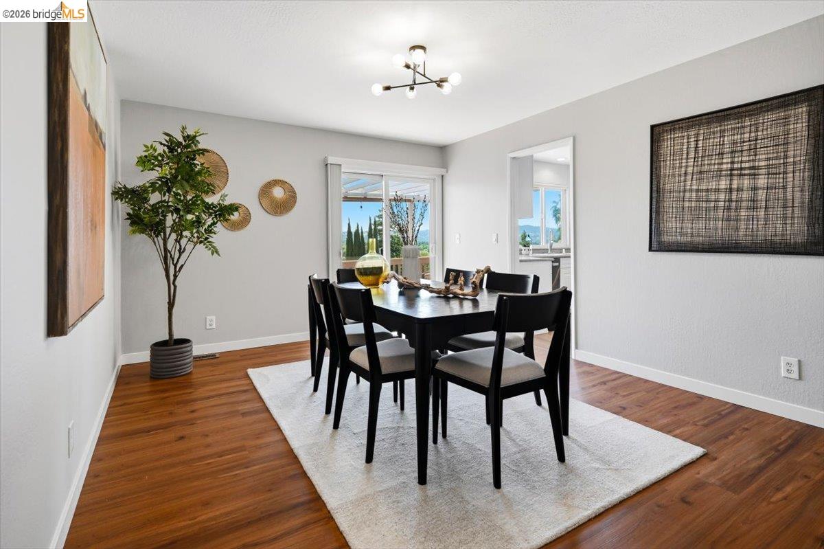 733 Daffodil Way, Concord CA 94518 — photo 10