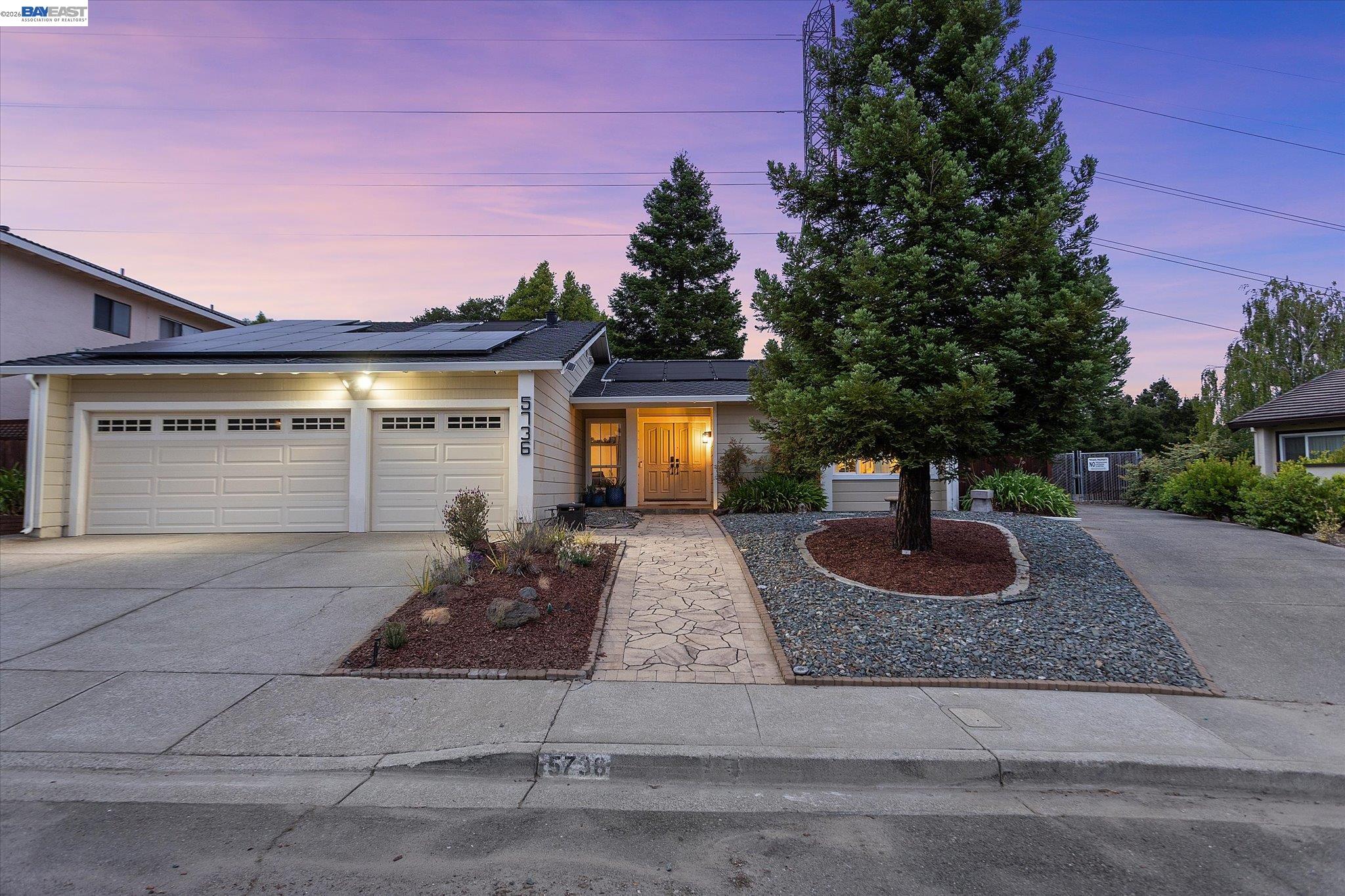 5736 Medallion Ct