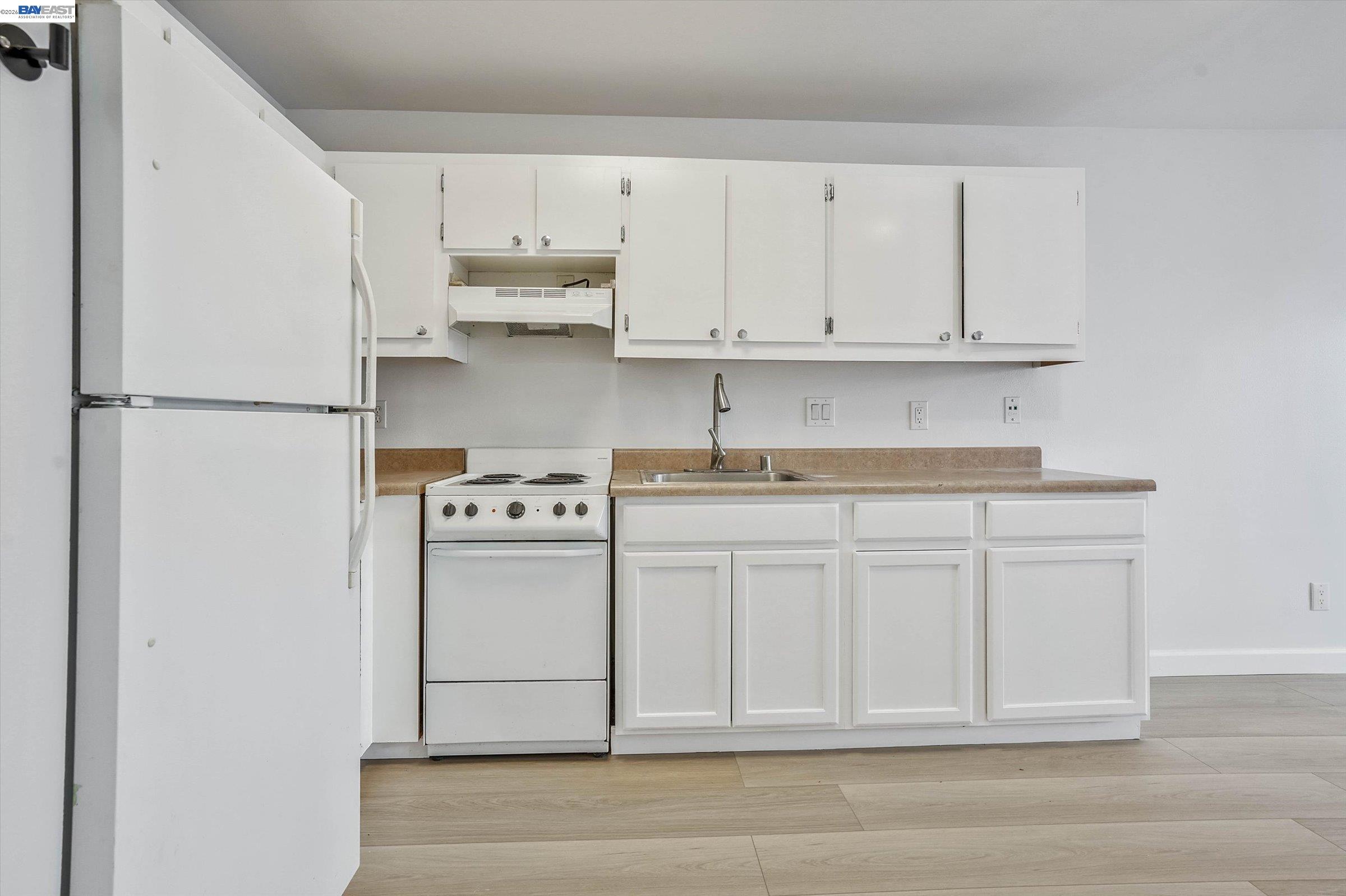 Photo #4: 41139363 Listing: Photo #4