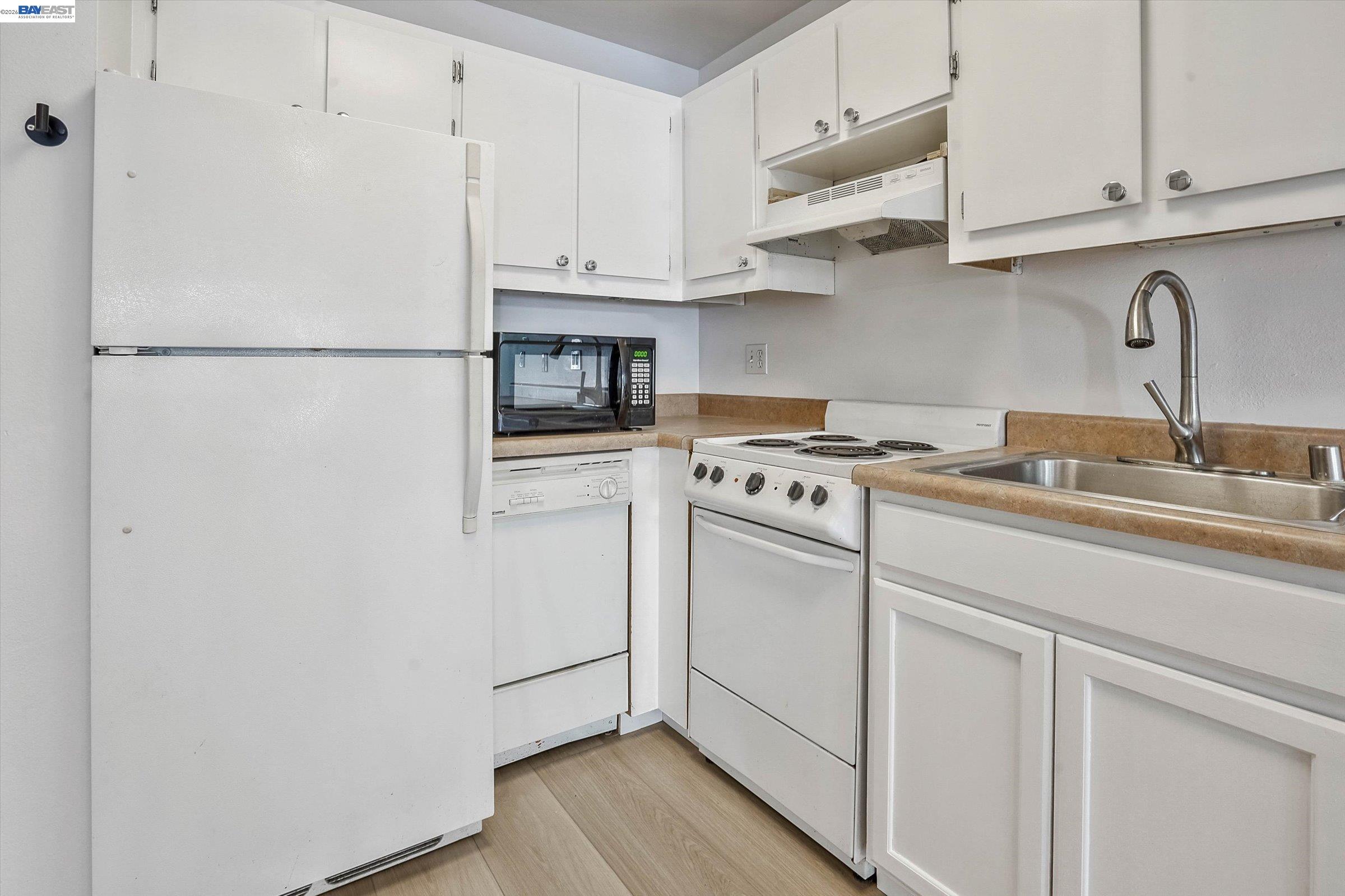 Photo #5: 41139363 Listing: Photo #5