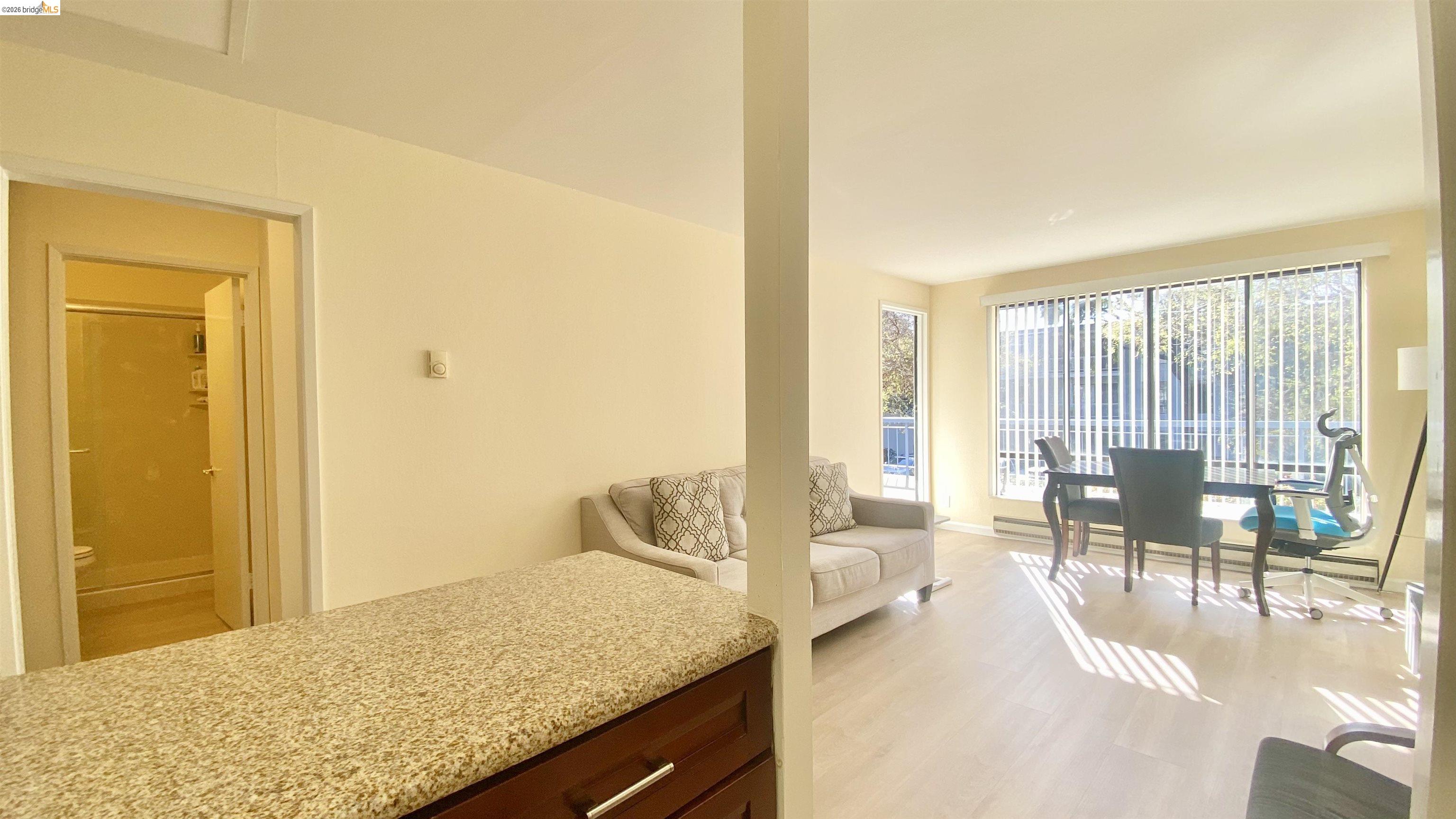 Photo #4: 41139366 Listing: Photo #4