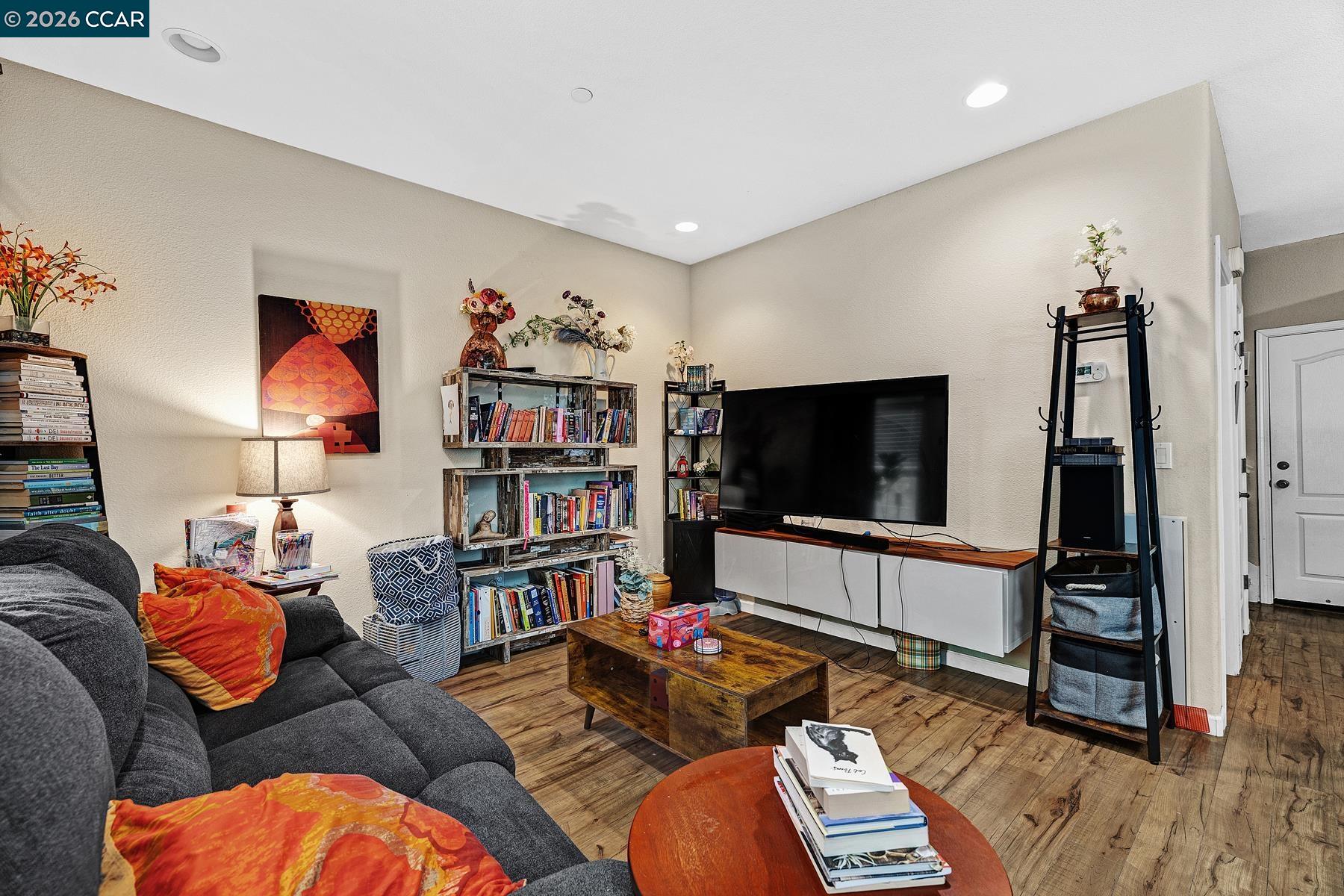 Photo #5: 41139374 Listing: Photo #5