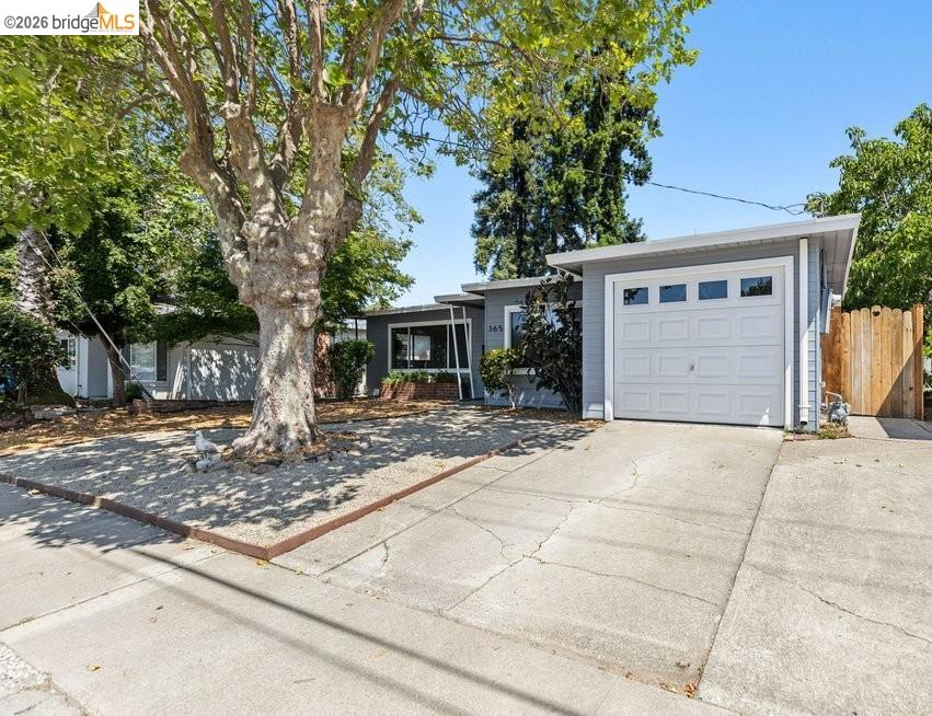 365 Redbud Ln, Hayward CA 94541