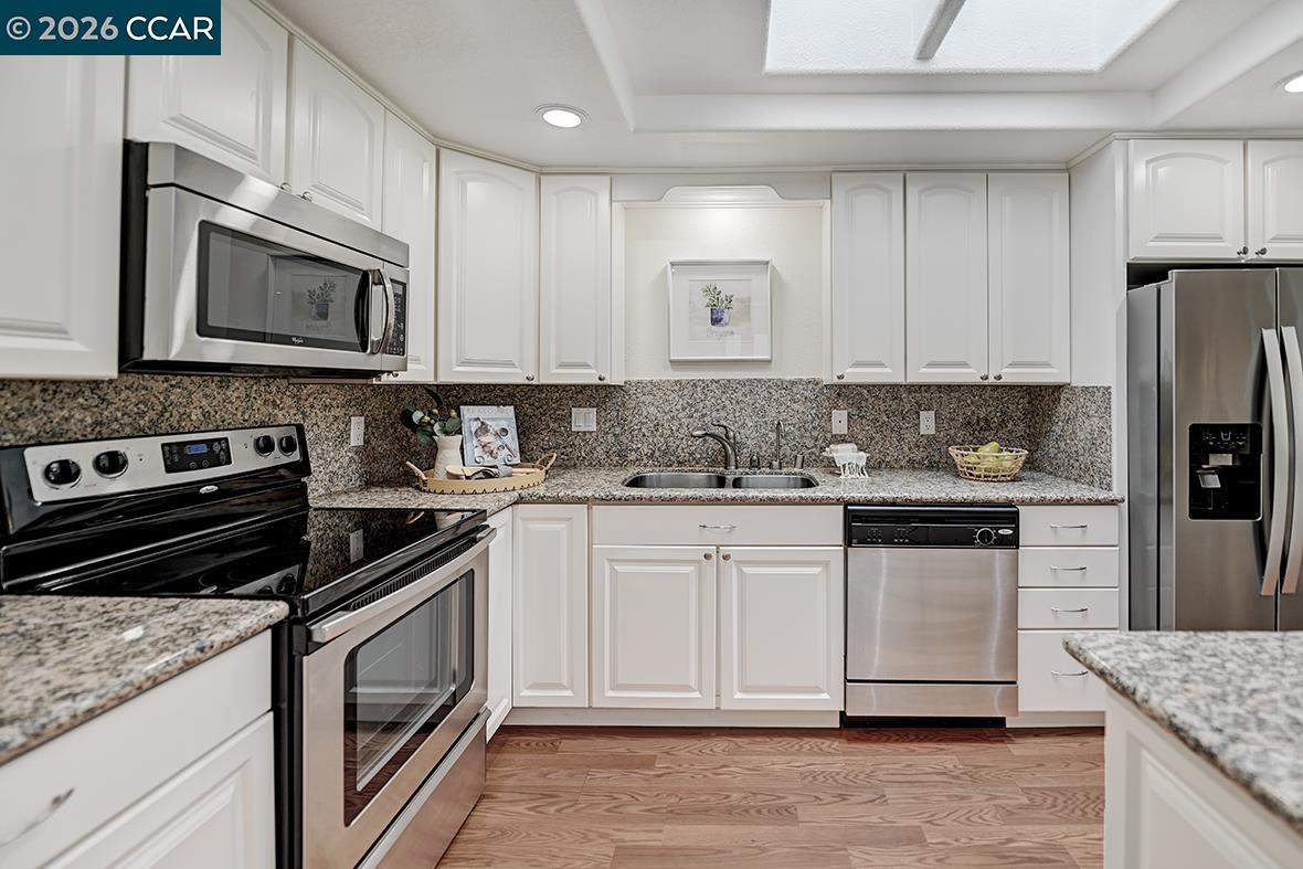 Photo #2: 41139380 Listing: Photo #2