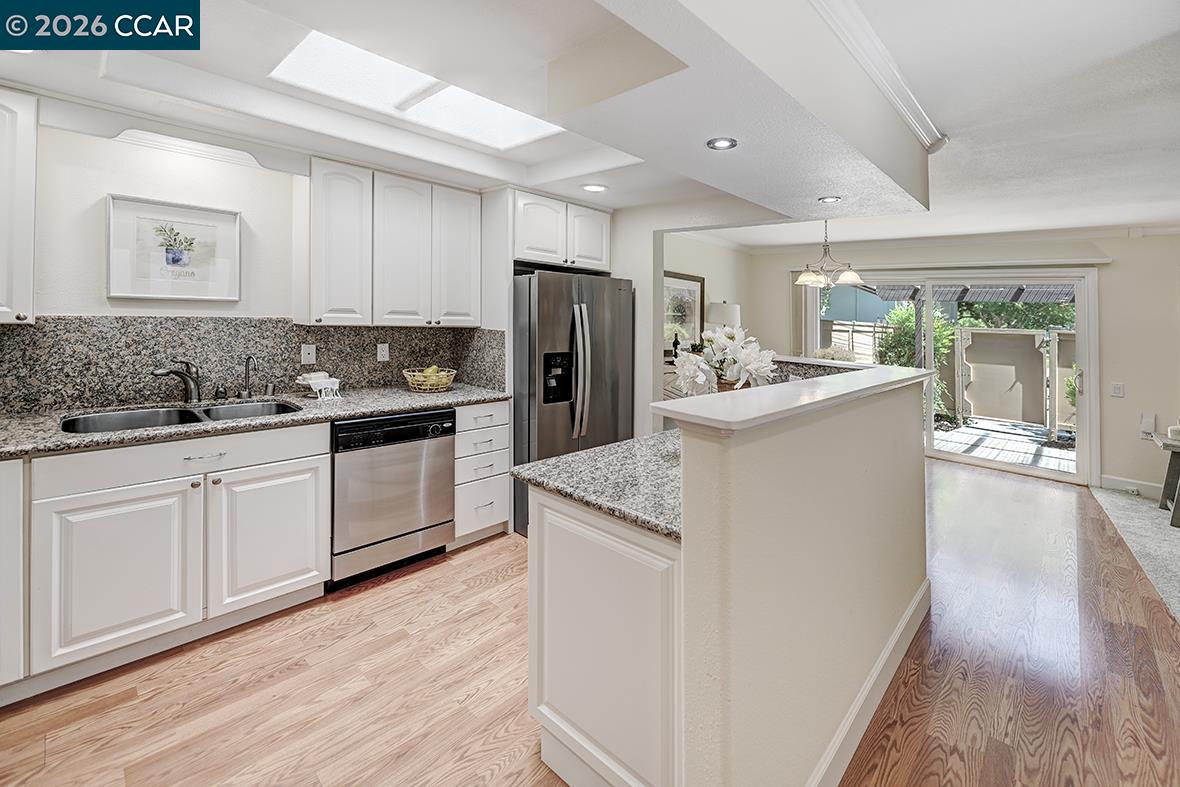 Photo #3: 41139380 Listing: Photo #3