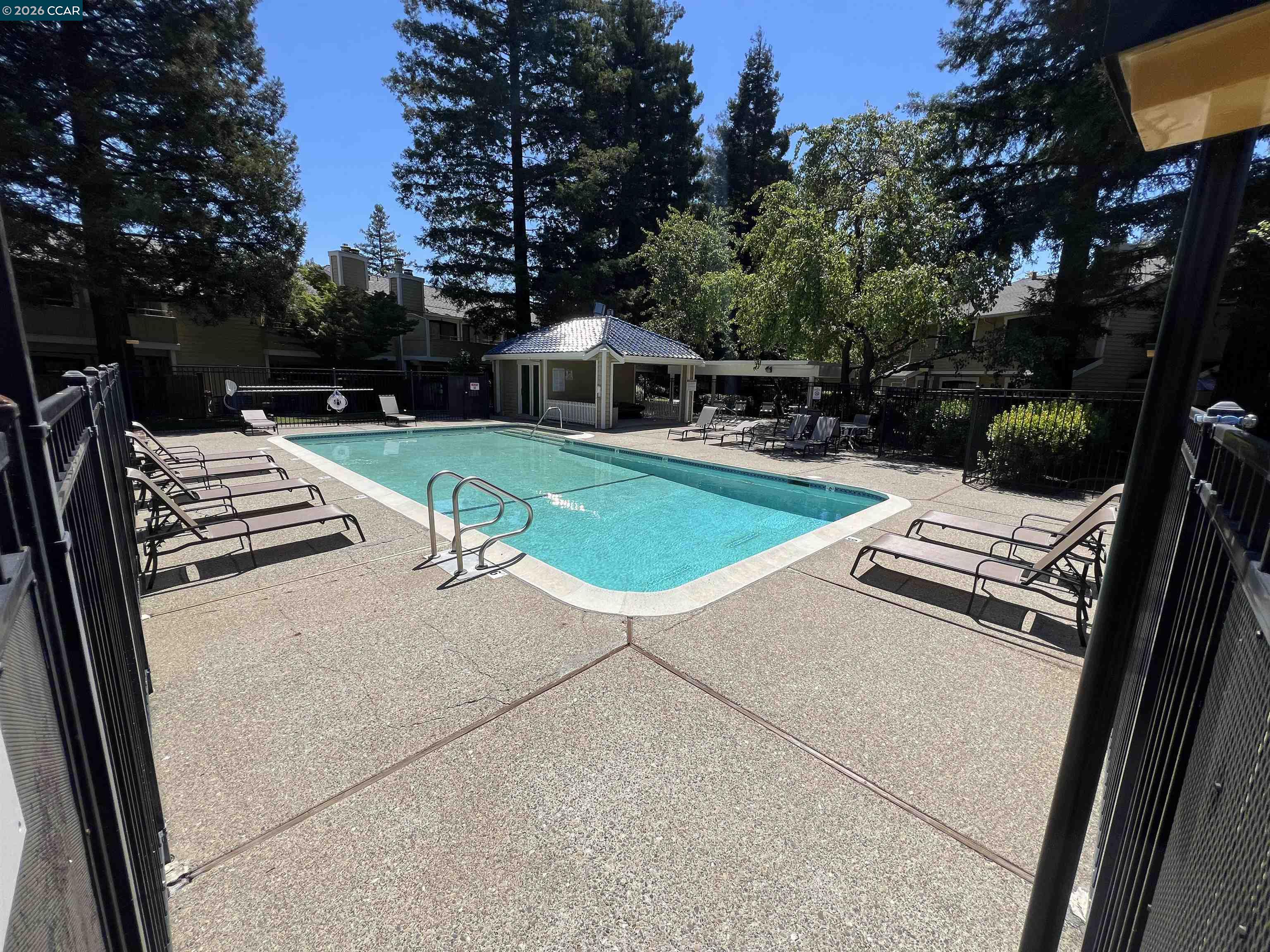 Photo #33: 41139402 Listing: Photo #33