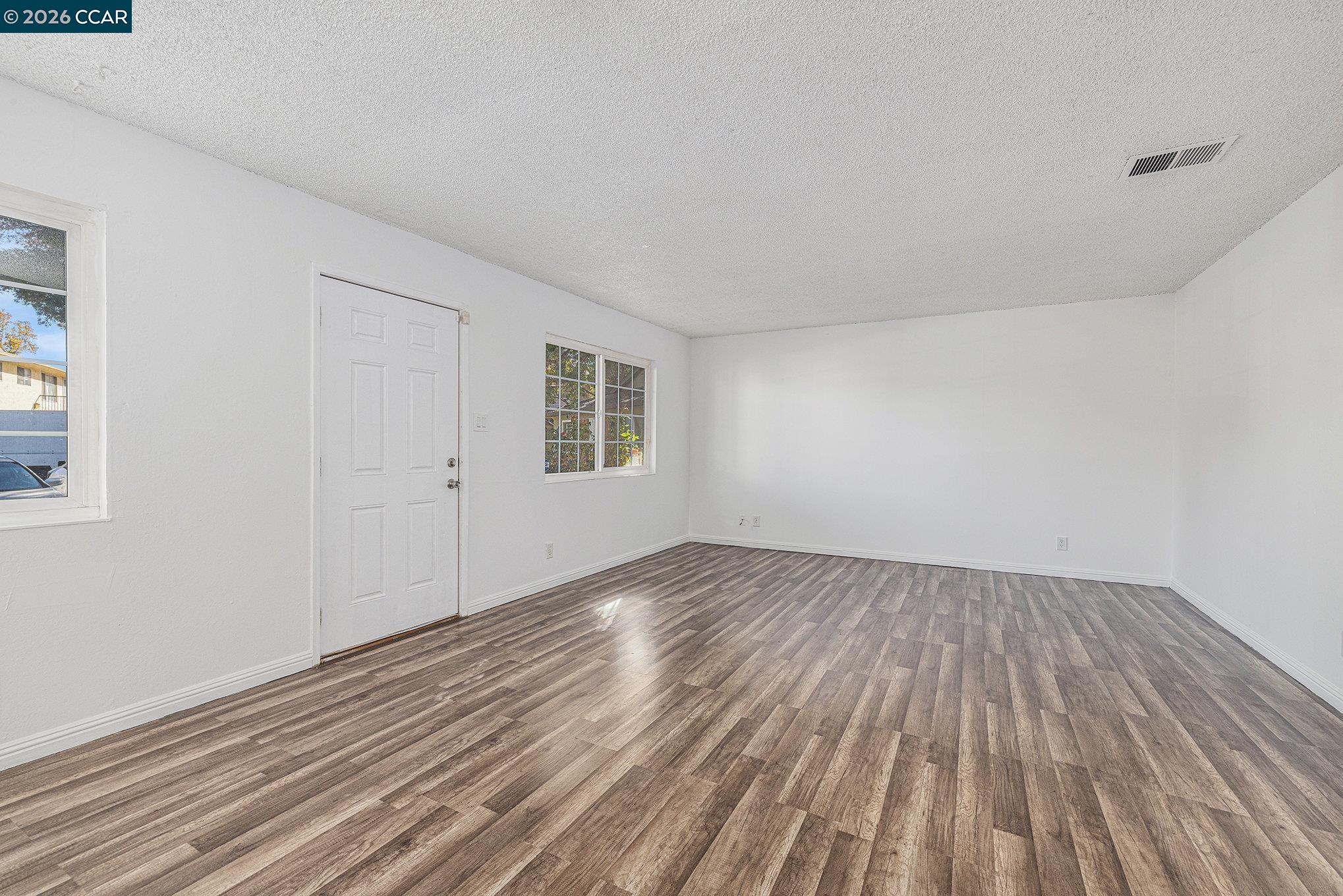 Photo #6: 41139431 Listing: Photo #6