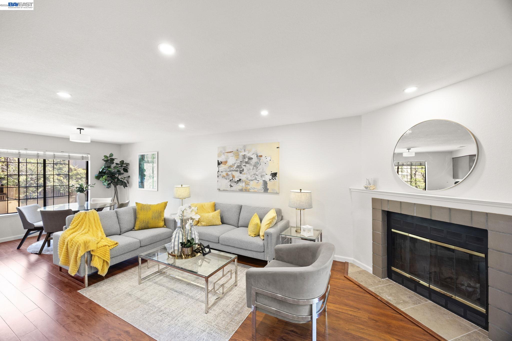 Photo #2: 41139448 Listing: Photo #2
