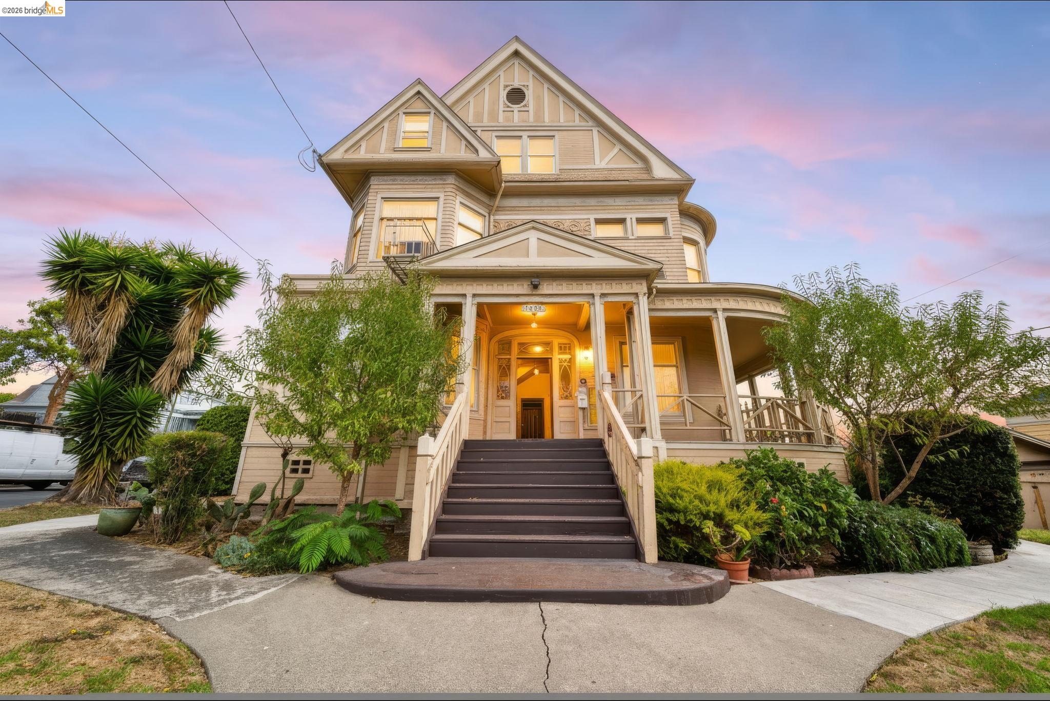 1746 10Th Ave, Oakland CA 94606
