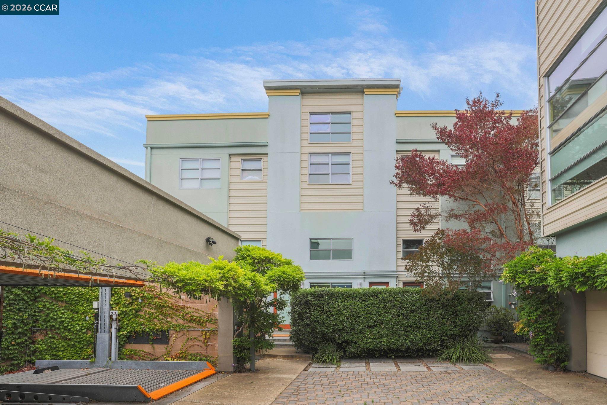 Photo #2: 41139466 Listing: Photo #2