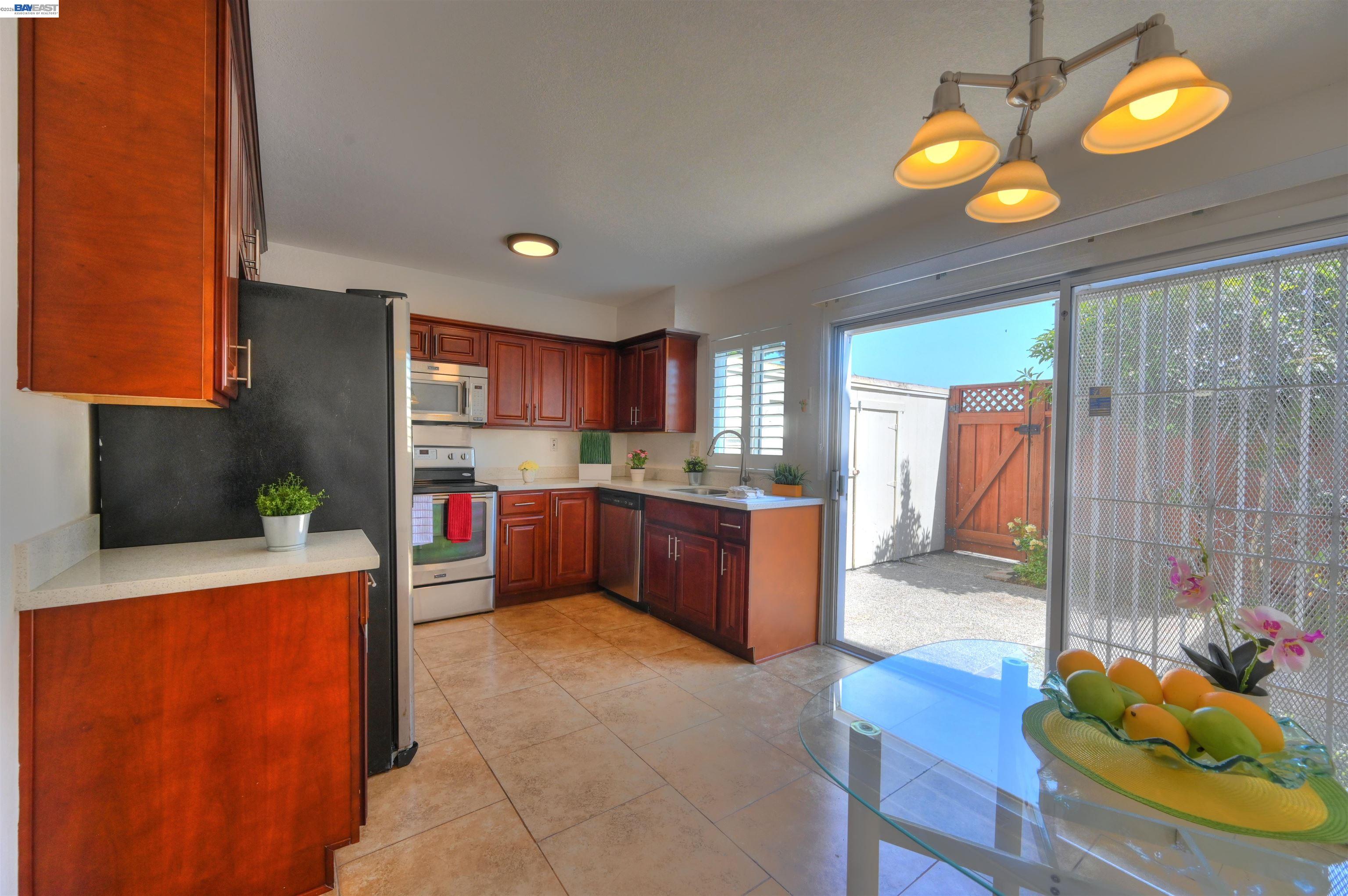 Photo #3: 41139479 Listing: Photo #3