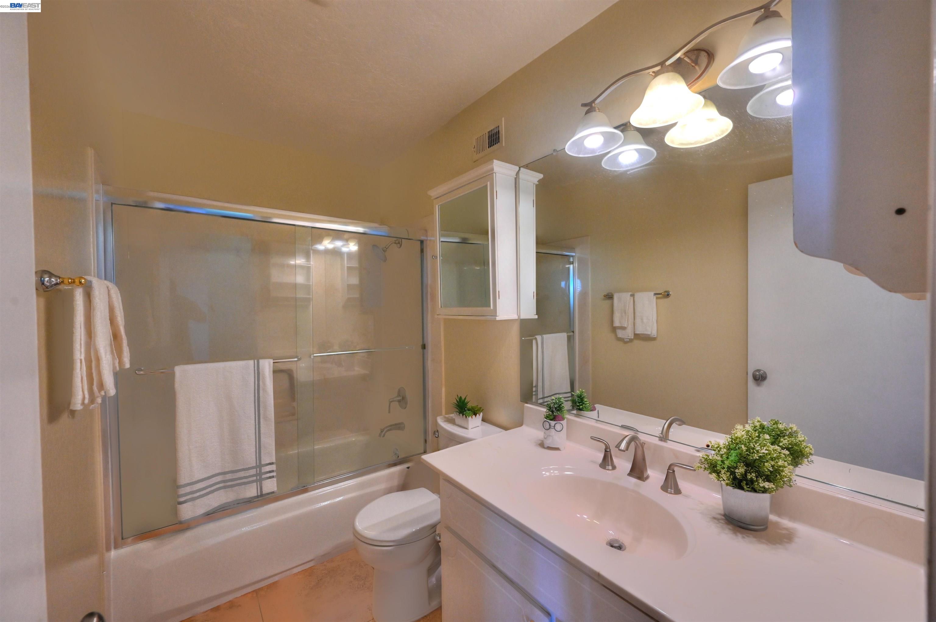 Photo #9: 41139479 Listing: Photo #9