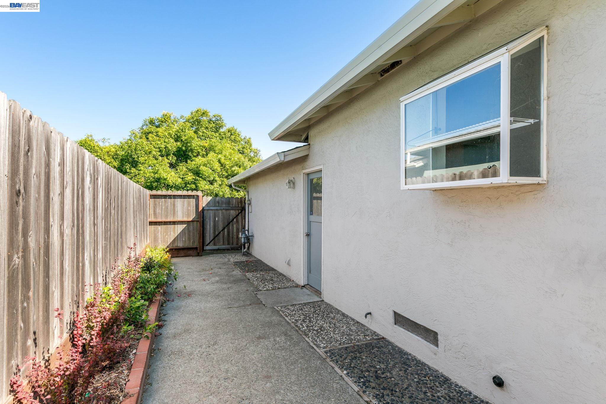 2049 Rosedale Dr, San Pablo CA 94806 — photo 16
