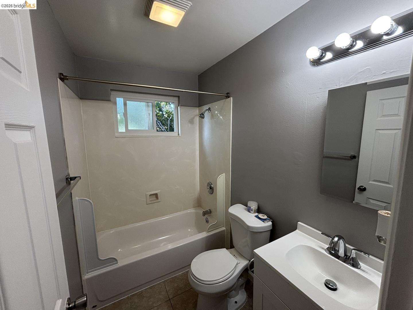 Photo #12: 41139531 Listing: Photo #12