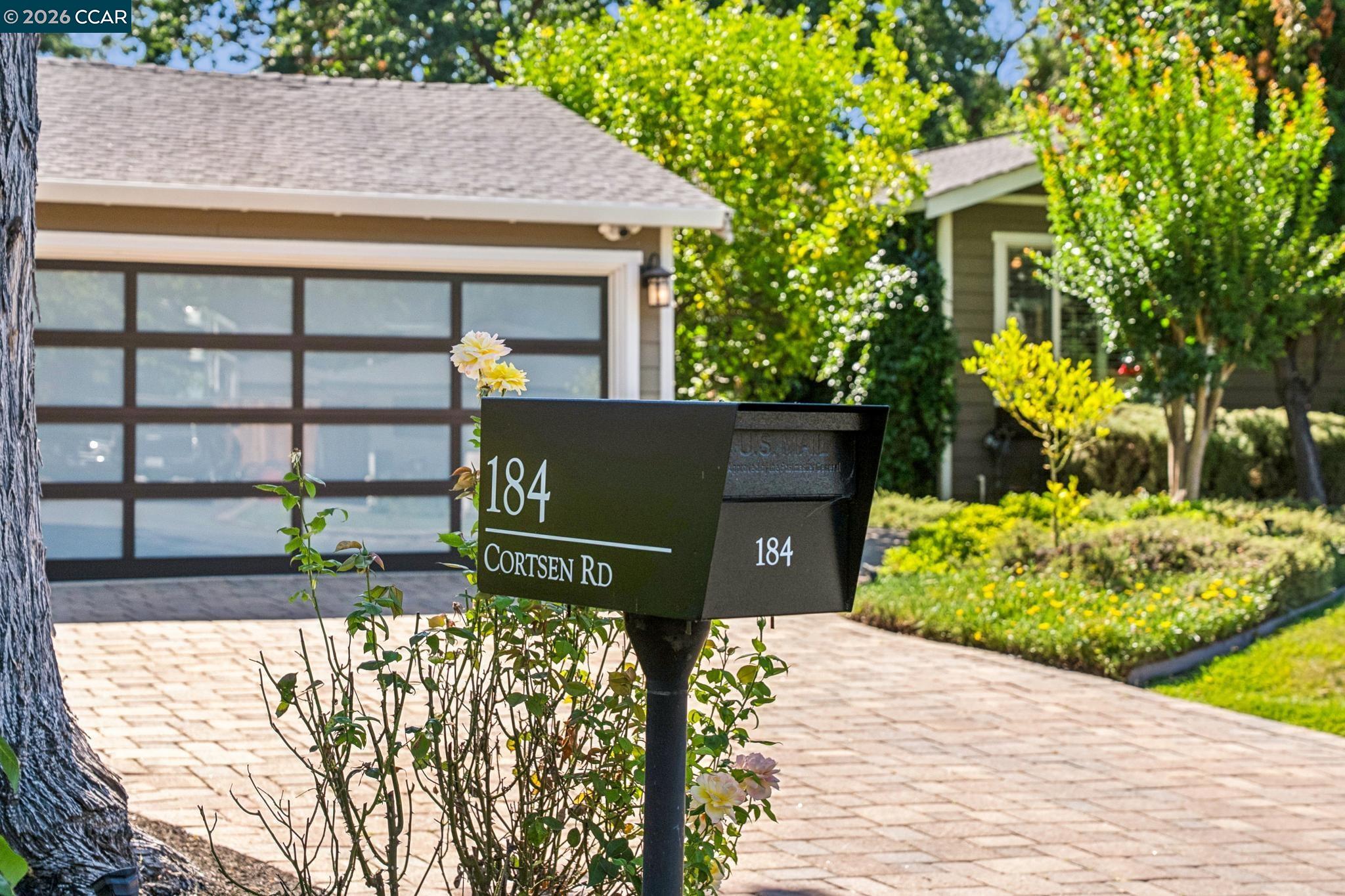 Front Image Thumbnail for CC41139568