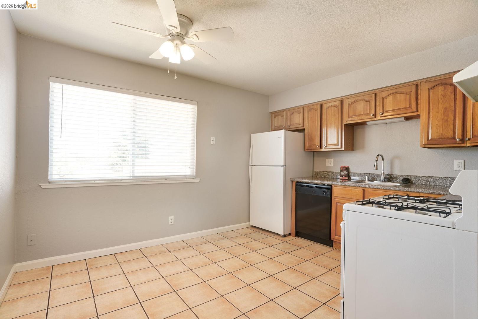 Photo #11: 41139570 Listing: Photo #11