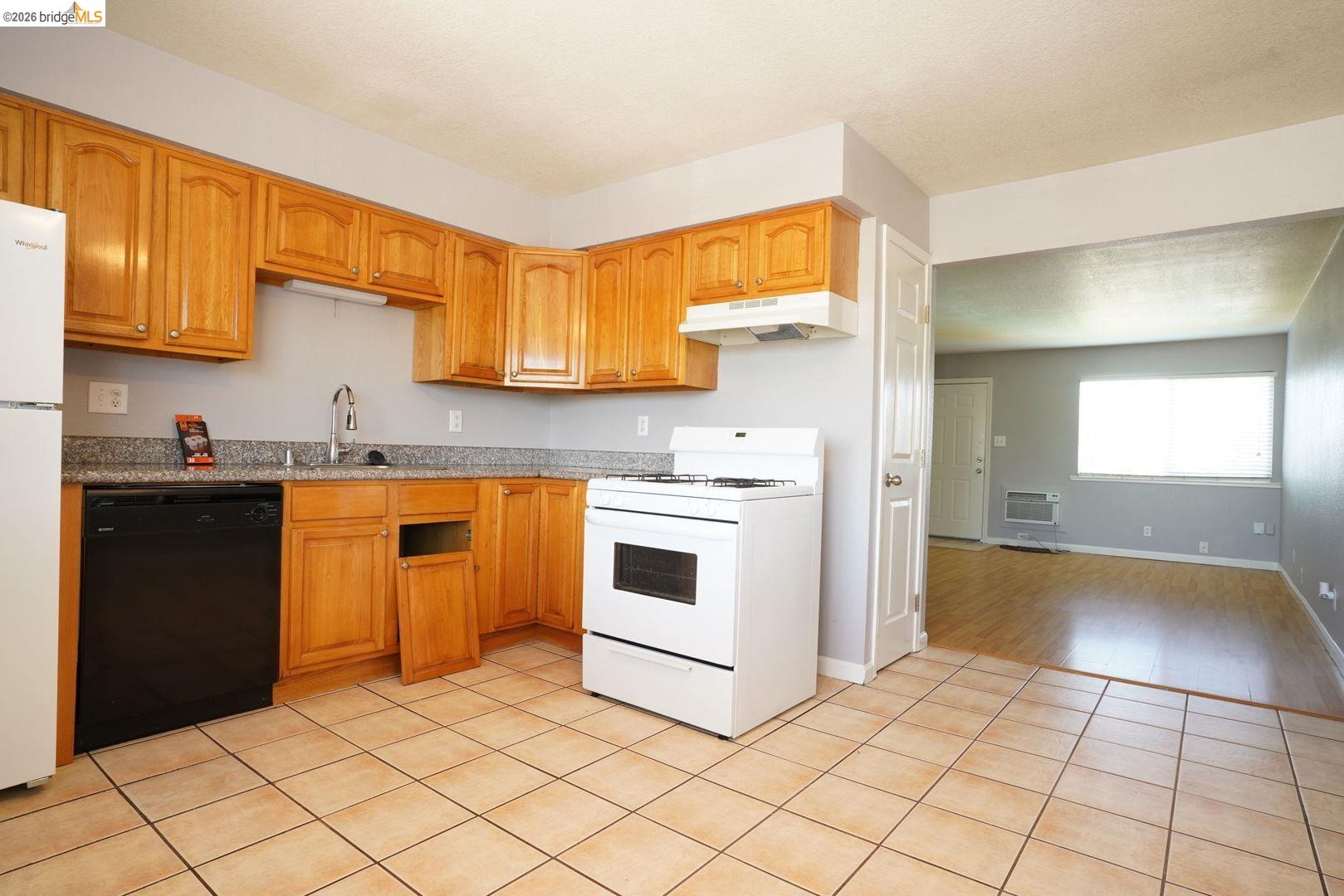Photo #12: 41139570 Listing: Photo #12