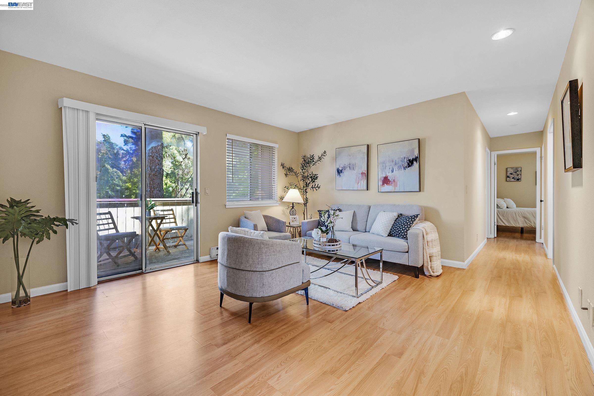 Photo #2: 41139573 Listing: Photo #2