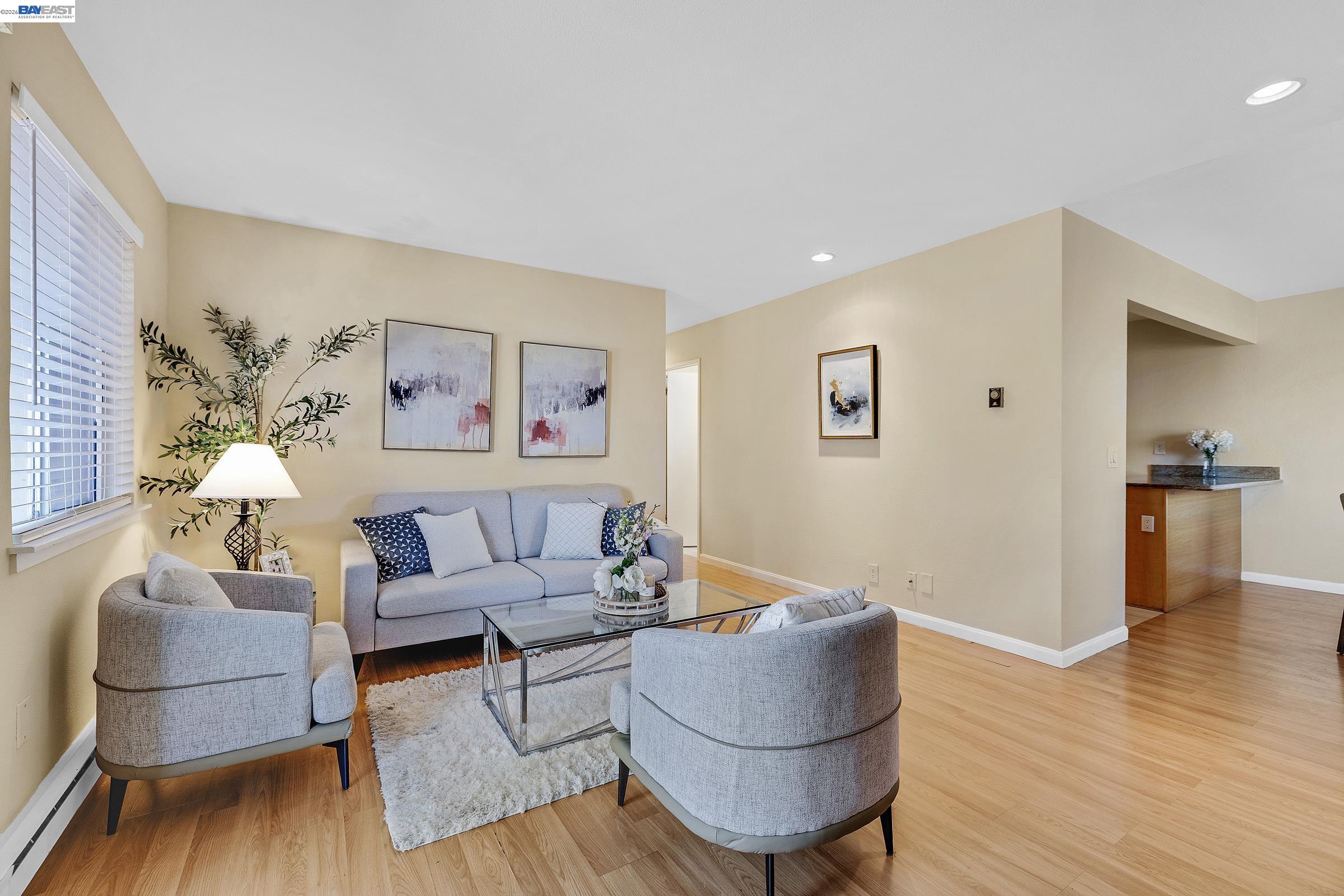 Photo #5: 41139573 Listing: Photo #5