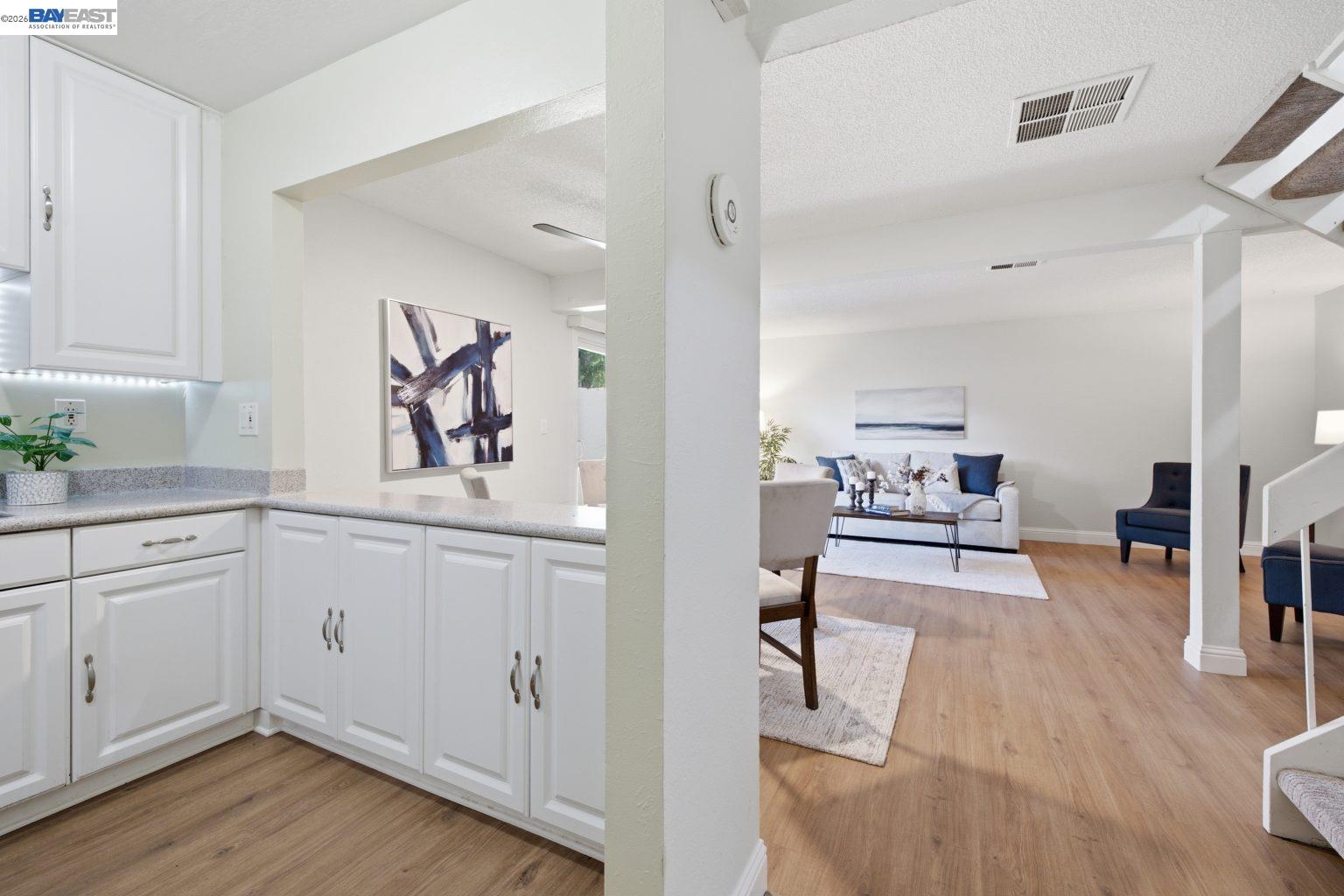 Photo #3: 41139585 Listing: Photo #3